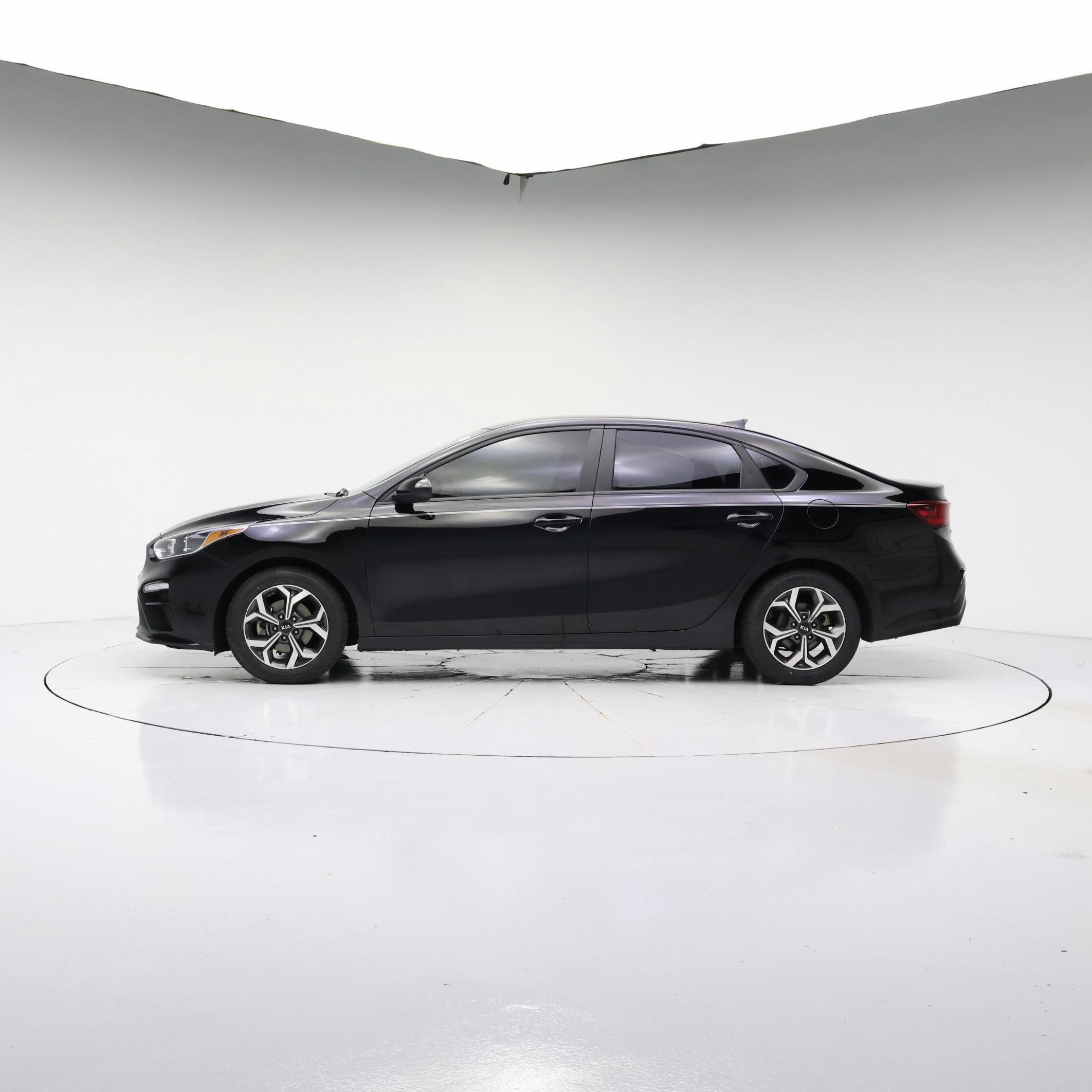Thumbnail: 2021 Kia Forte - 3