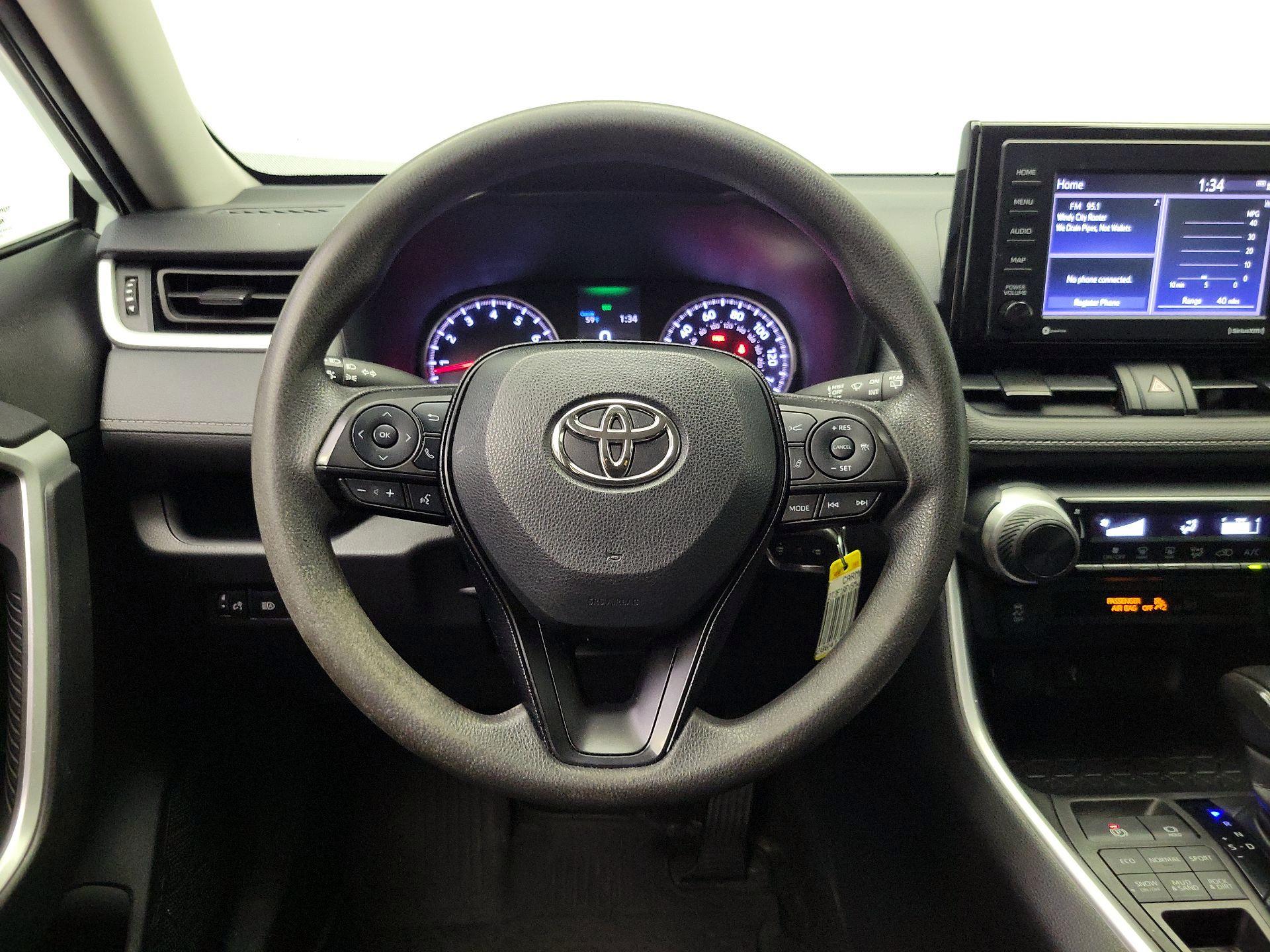 Thumbnail: 2021 Toyota RAV4 - 10
