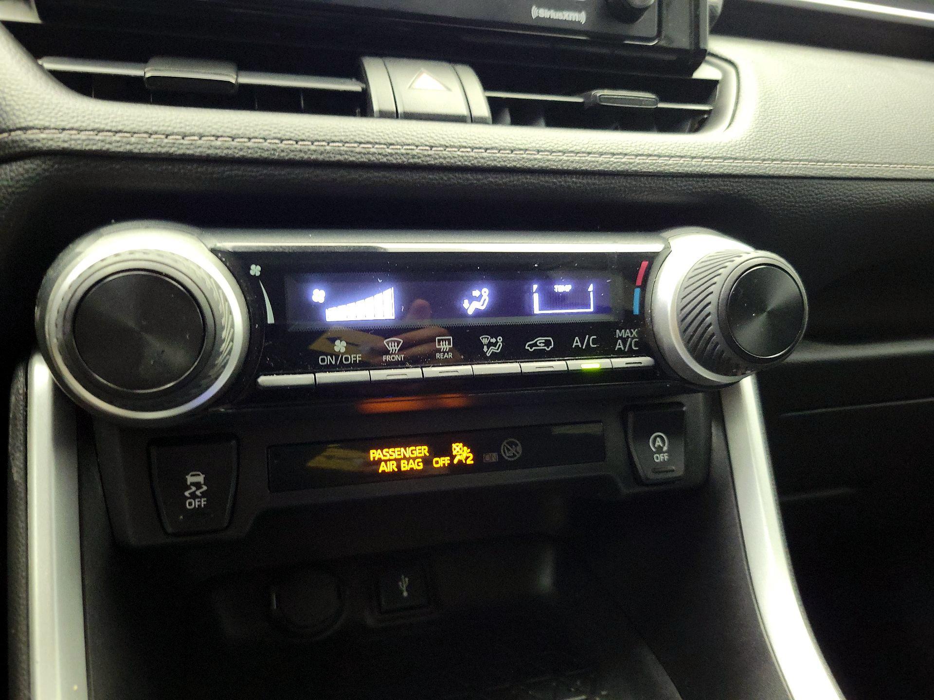 Thumbnail: 2021 Toyota RAV4 - 16