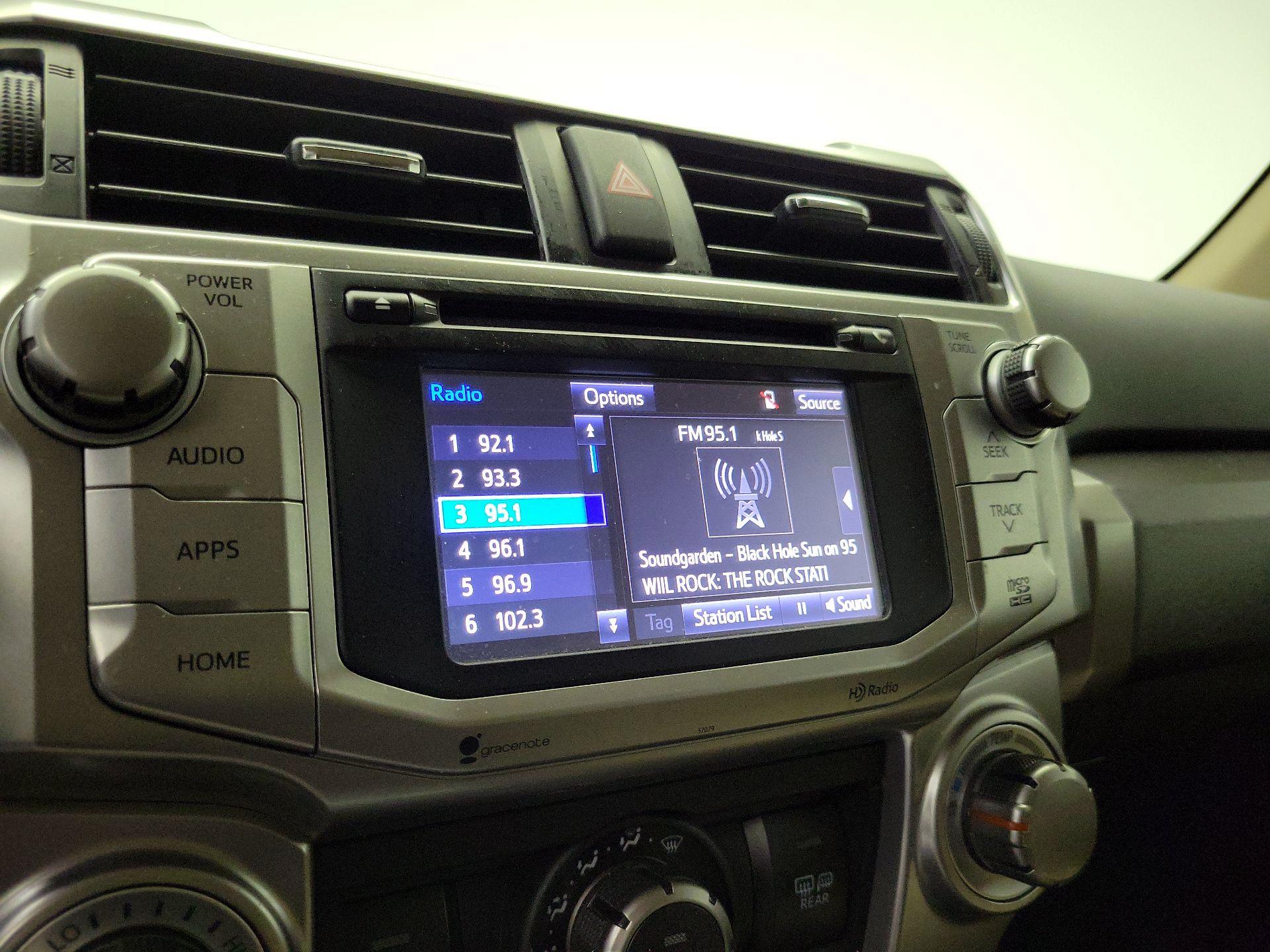 Thumbnail: 2015 Toyota 4Runner - 16