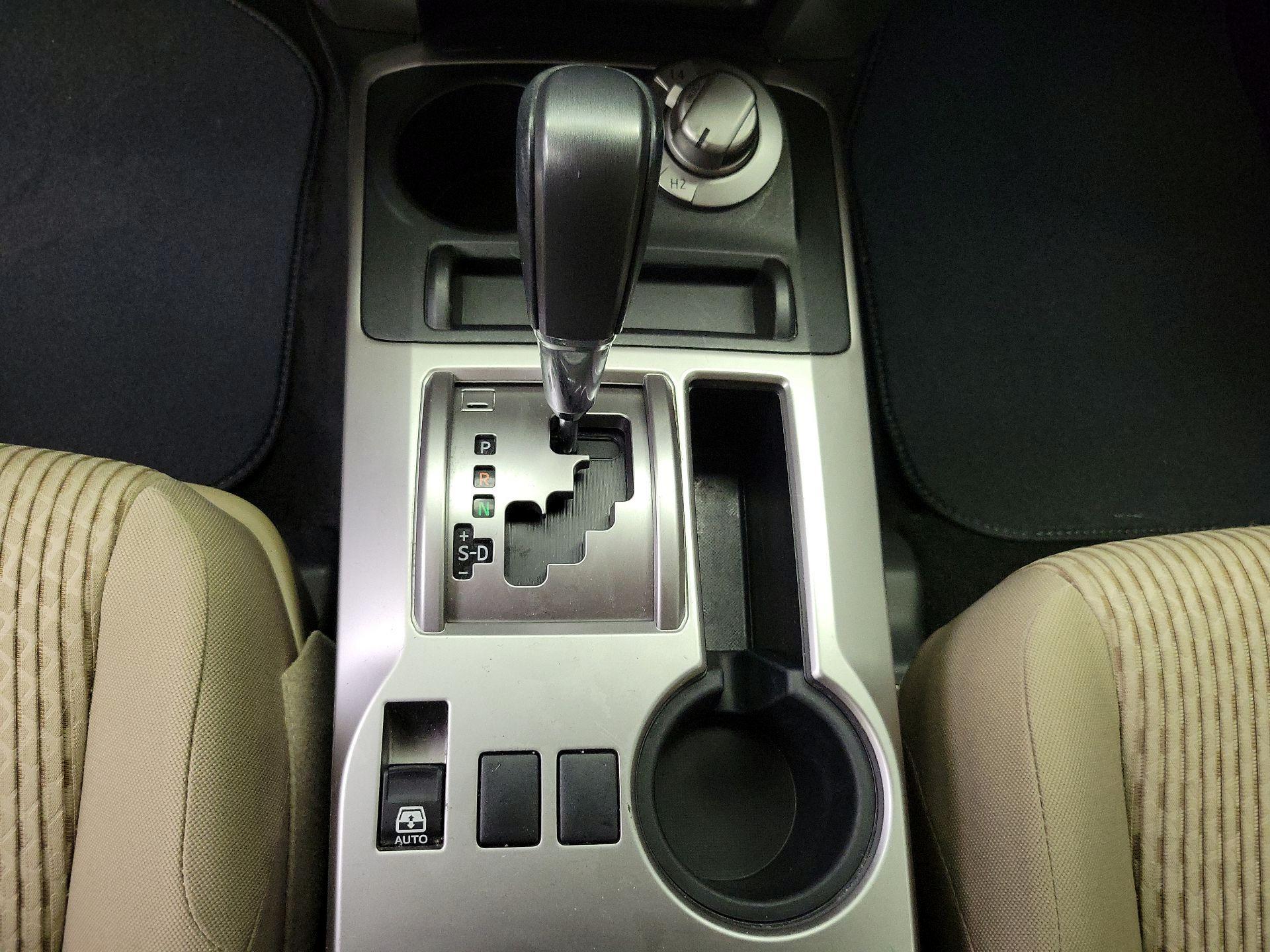 Thumbnail: 2015 Toyota 4Runner - 18