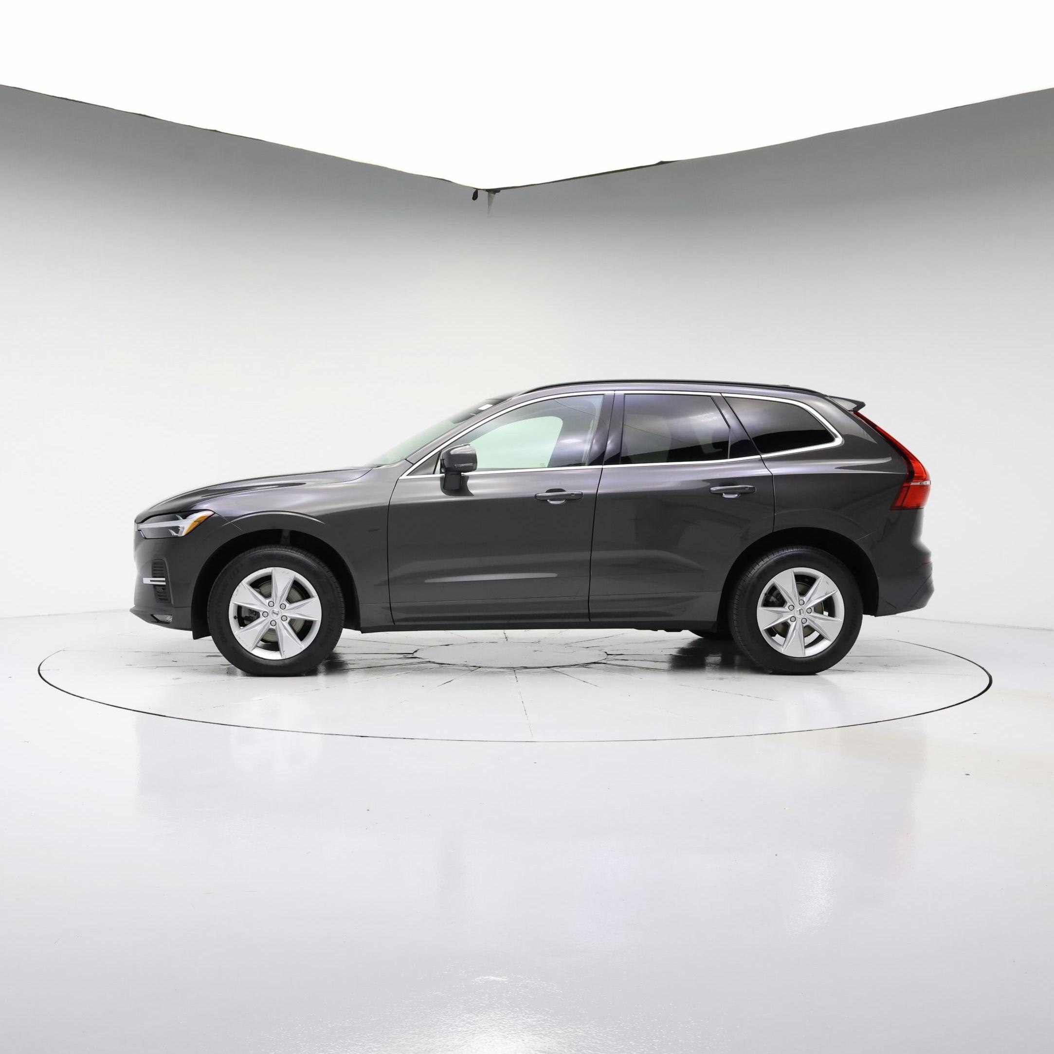 Thumbnail: 2022 Volvo XC60 - 3