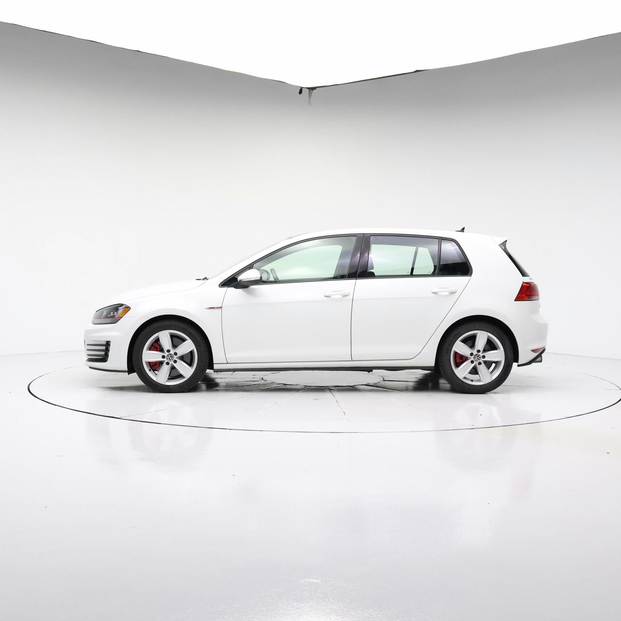Thumbnail: 2017 Volkswagen Golf - 3