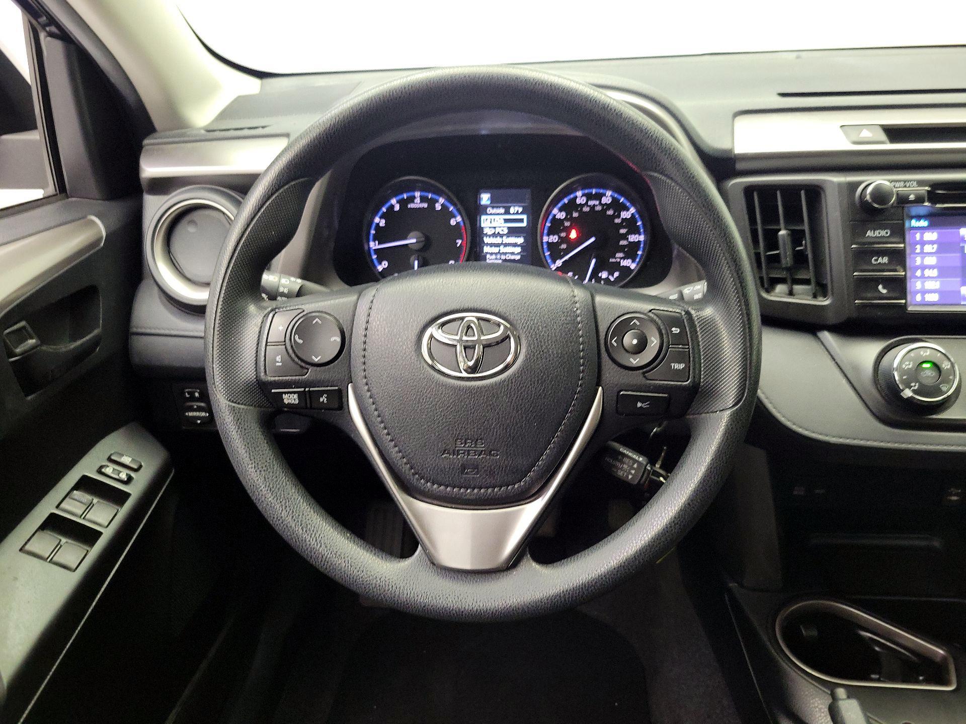Thumbnail: 2017 Toyota RAV4 - 10