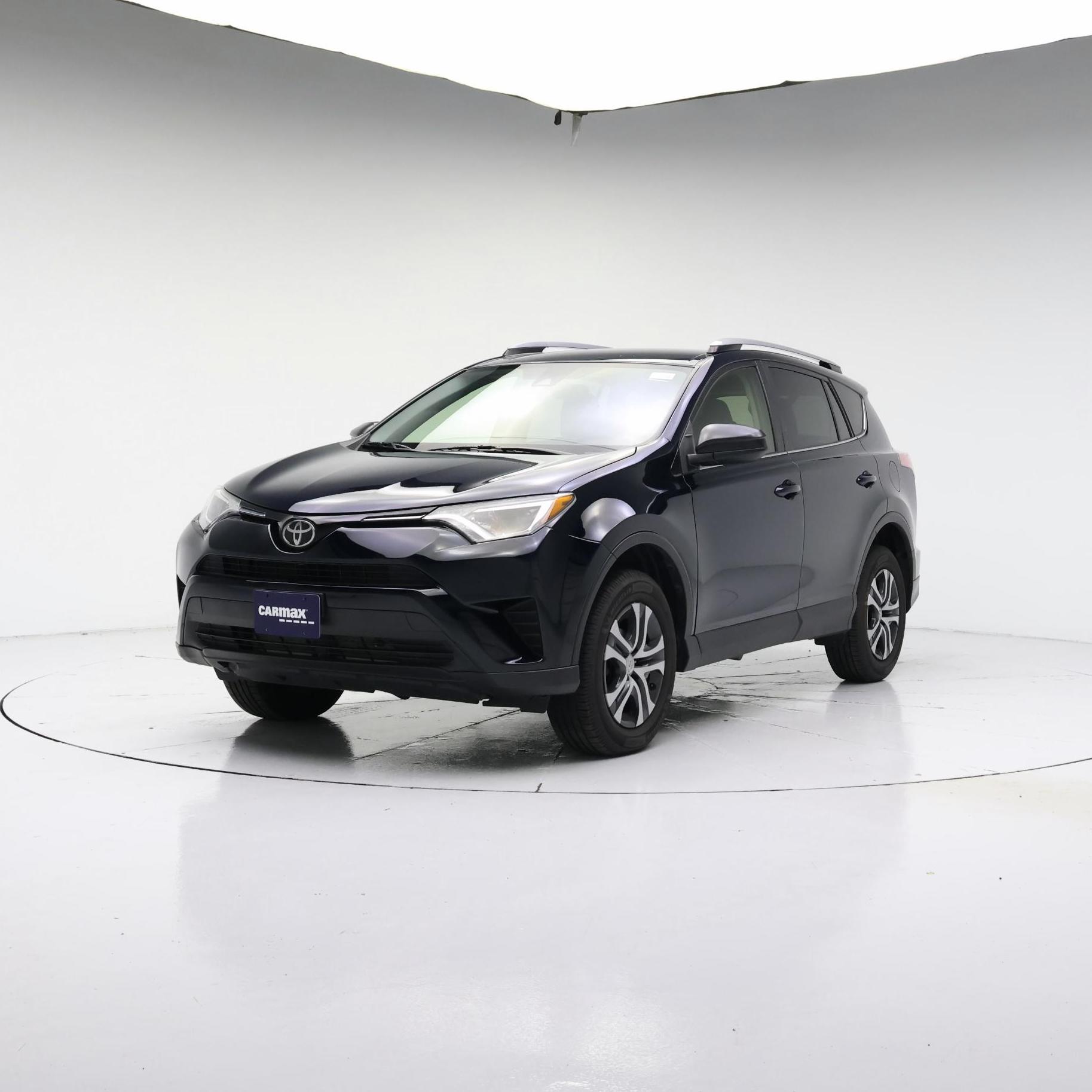 Thumbnail: 2017 Toyota RAV4 - 4