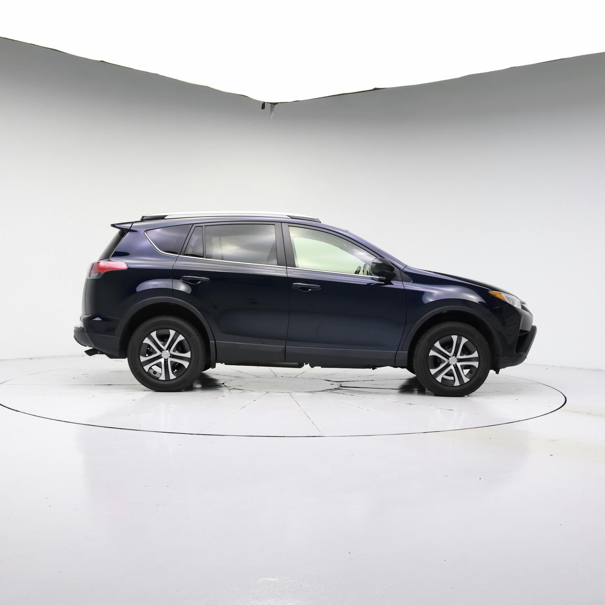 Thumbnail: 2017 Toyota RAV4 - 7
