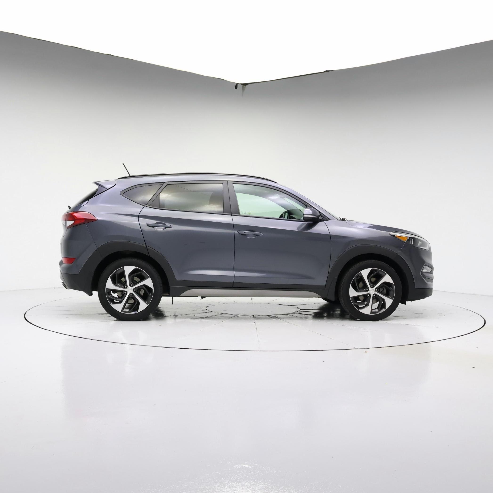 Thumbnail: 2017 Hyundai Tucson - 3