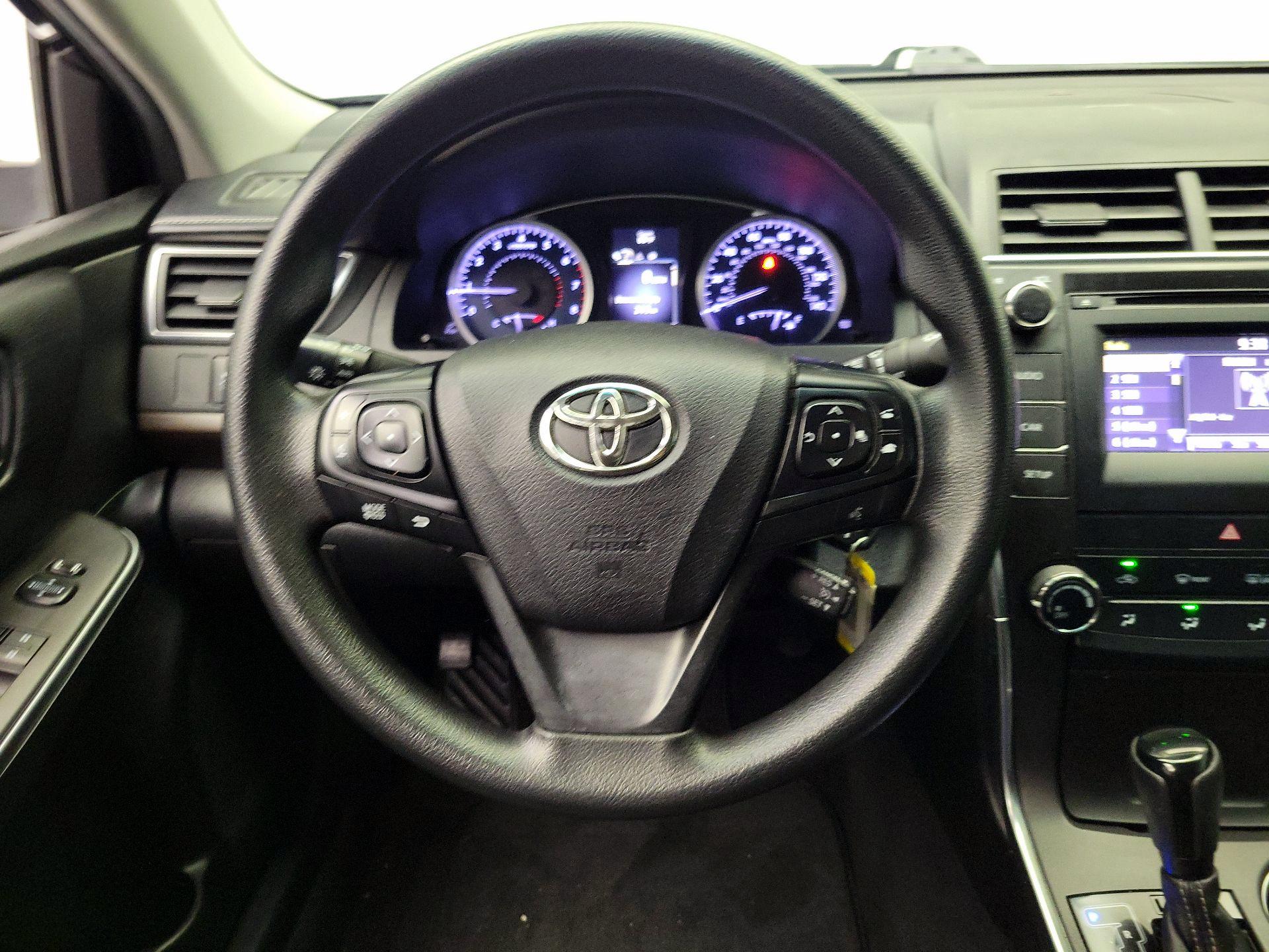 Thumbnail: 2017 Toyota Camry - 10