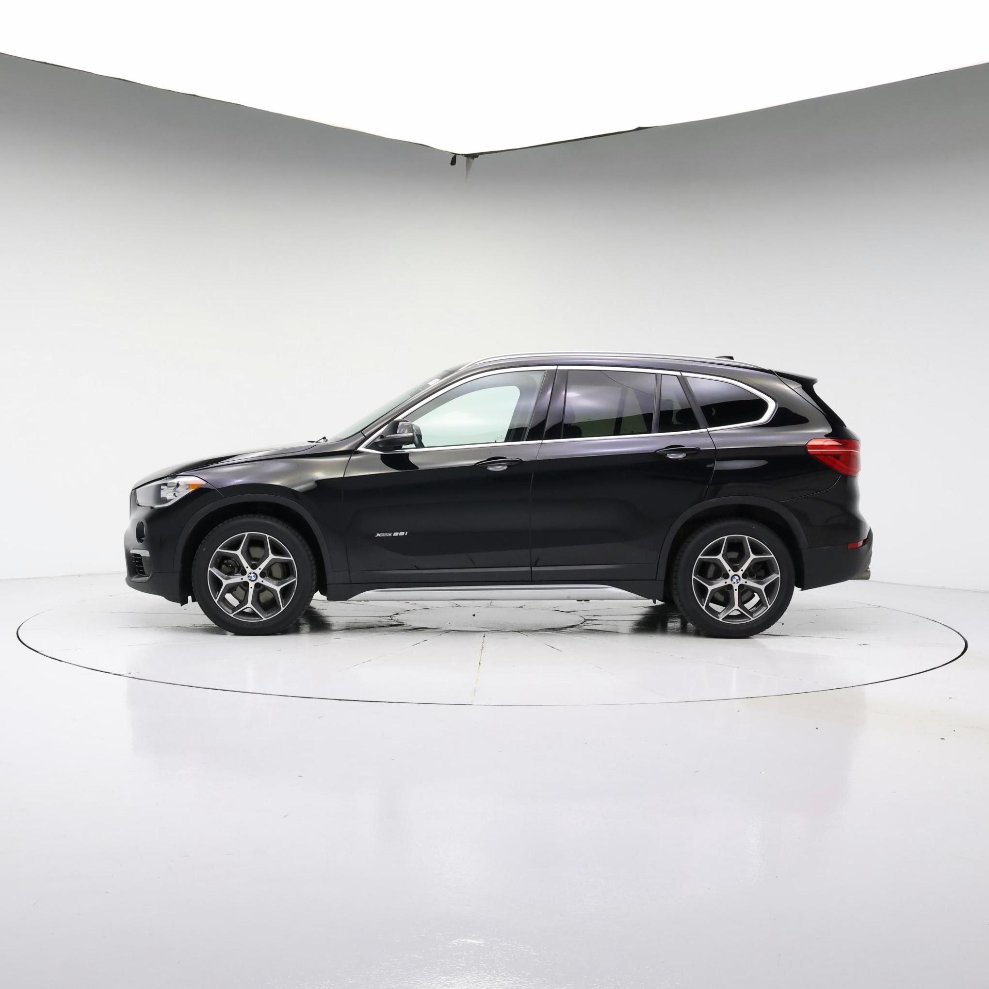Thumbnail: 2018 BMW X1 - 3