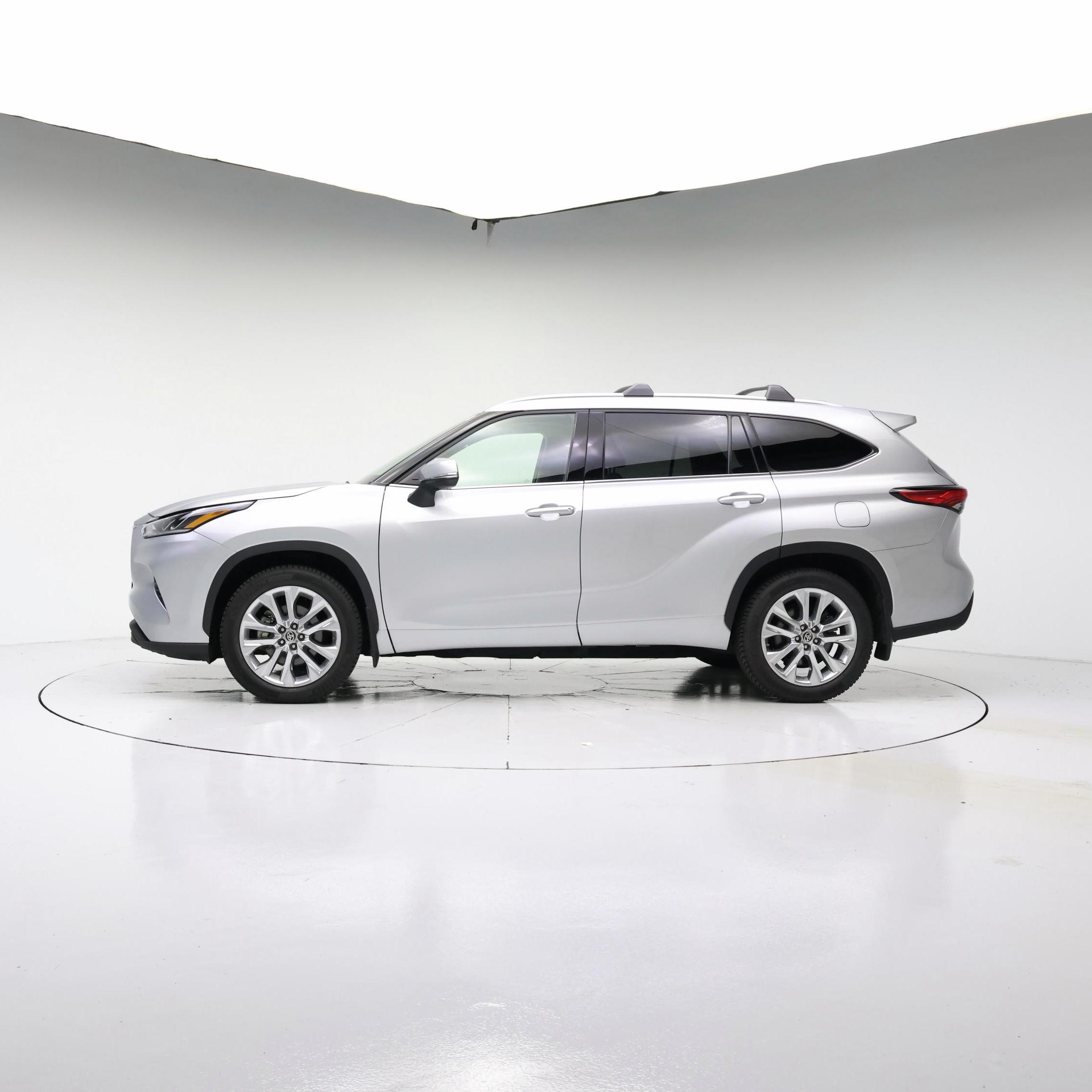 Thumbnail: 2023 Toyota Highlander - 3
