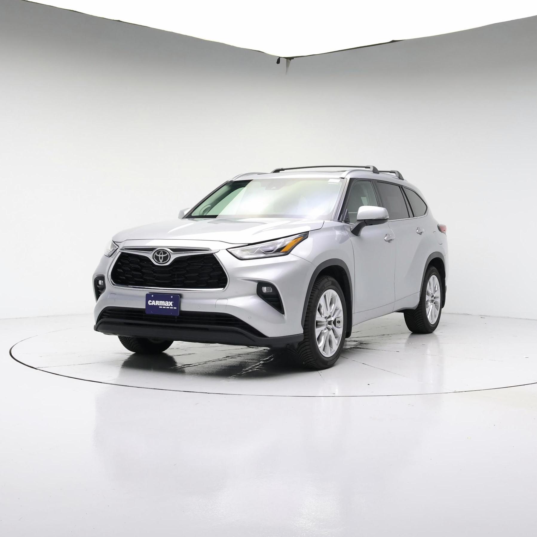 Thumbnail: 2023 Toyota Highlander - 4