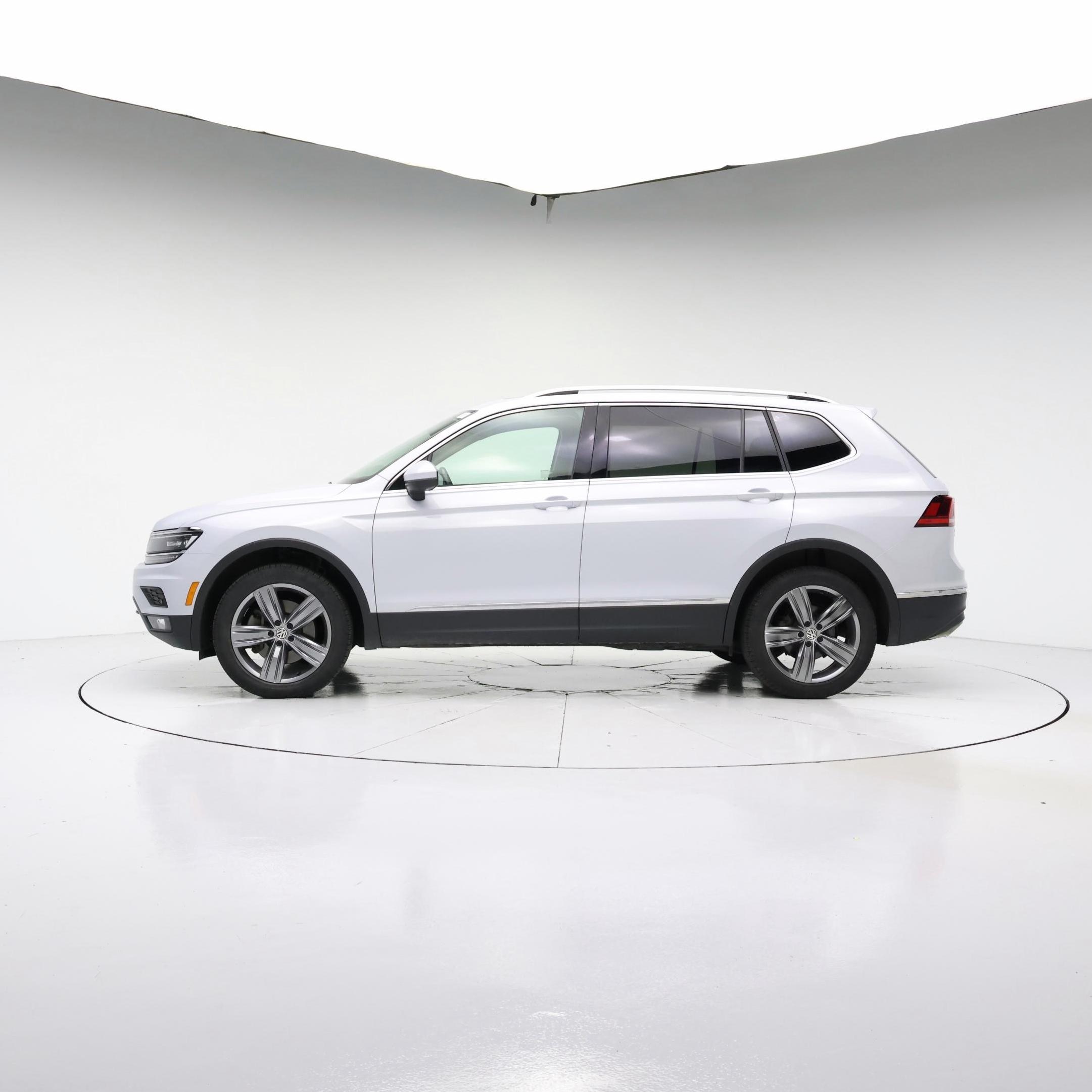 Thumbnail: 2019 Volkswagen Tiguan - 3