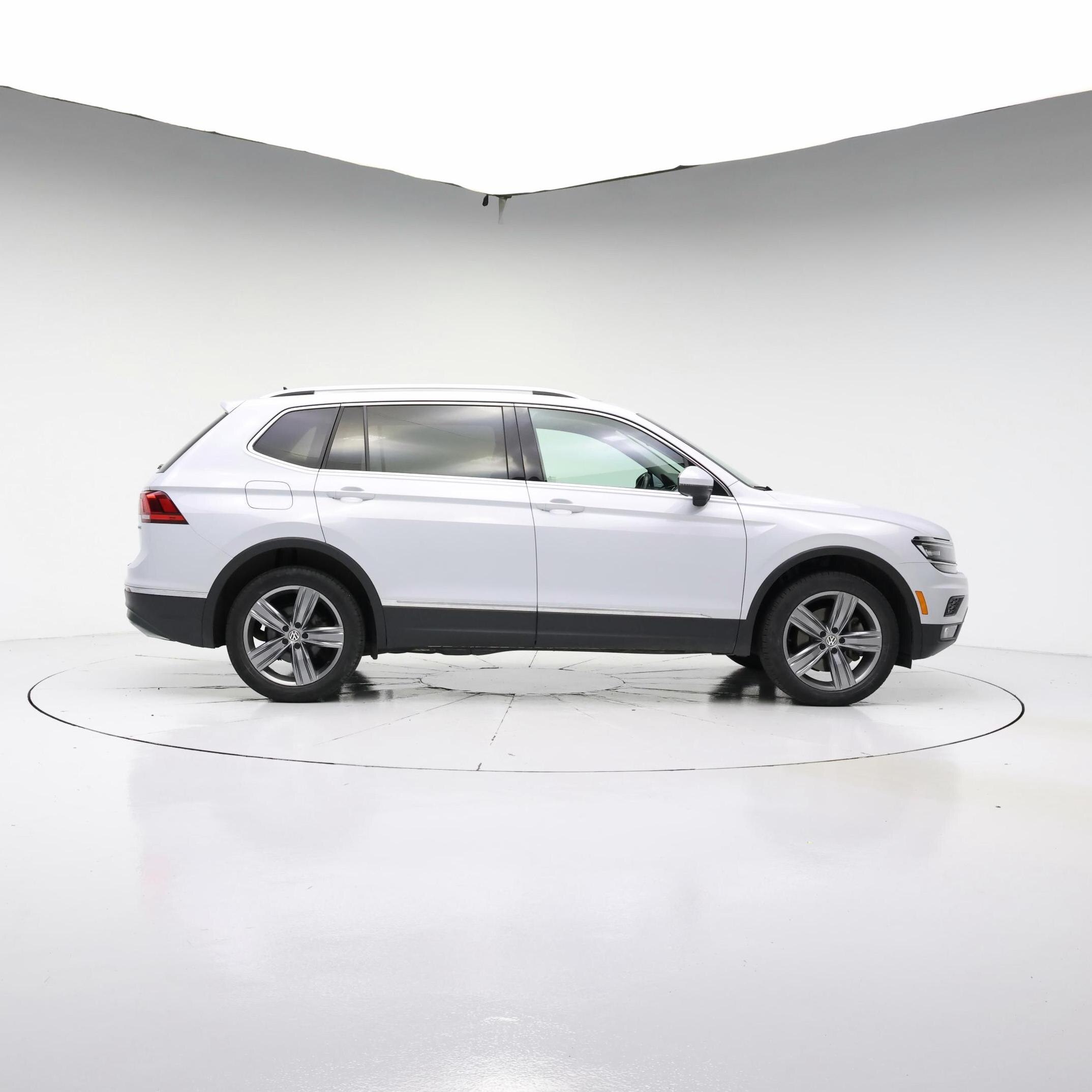 Thumbnail: 2019 Volkswagen Tiguan - 7