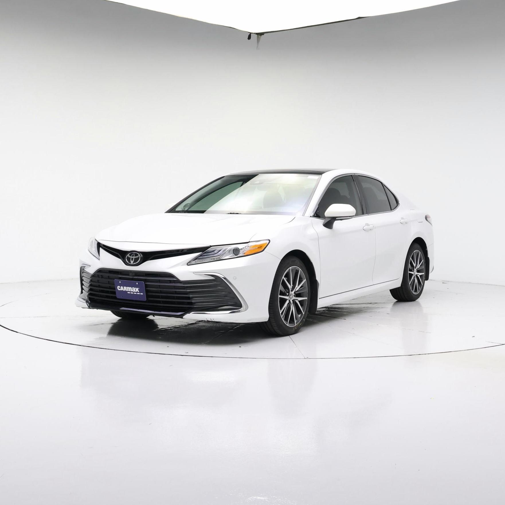 Thumbnail: 2022 Toyota Camry - 4