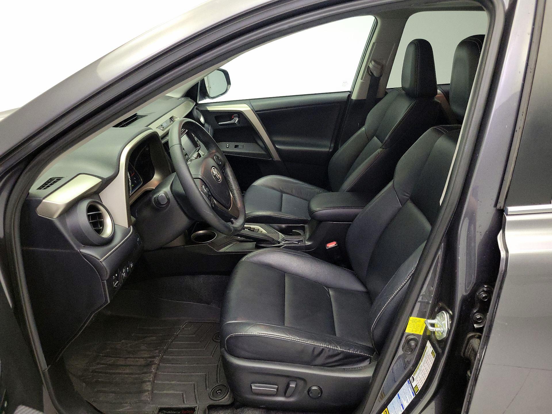 Thumbnail: 2015 Toyota RAV4 - 11