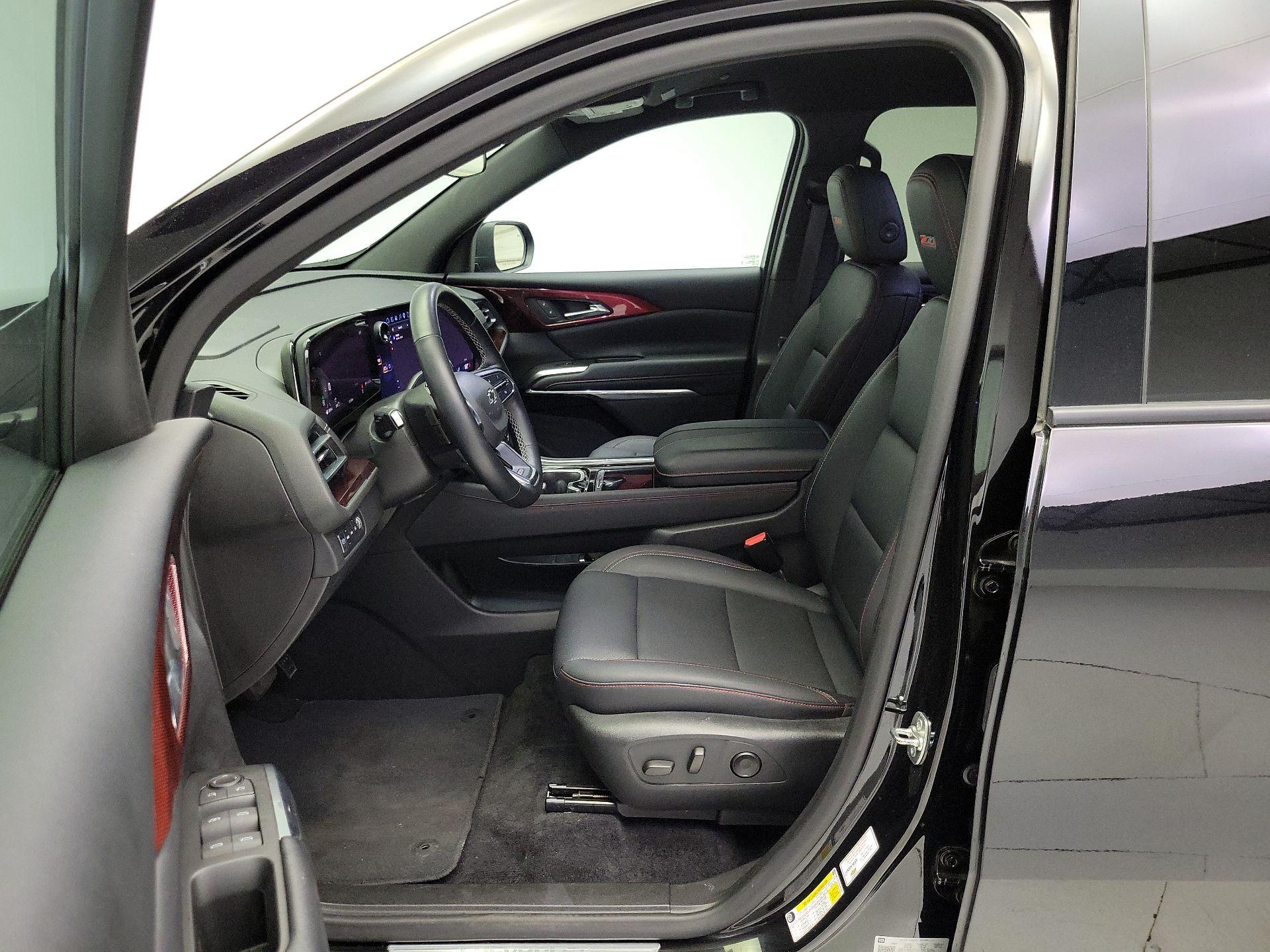 Thumbnail: 2024 Chevrolet Traverse - 11