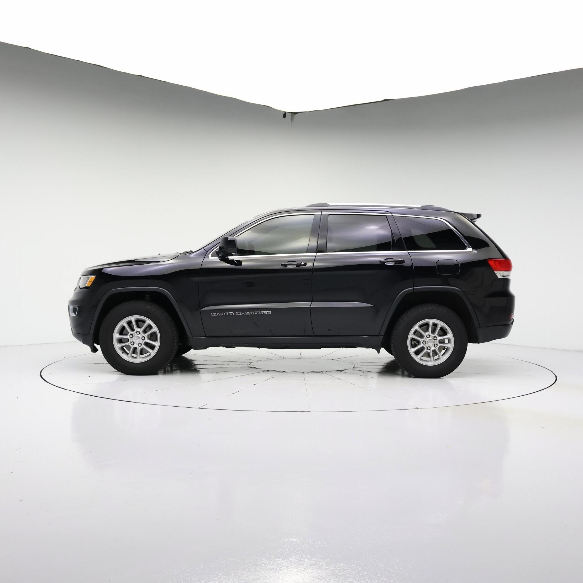 Thumbnail: 2018 Jeep Grand Cherokee - 3