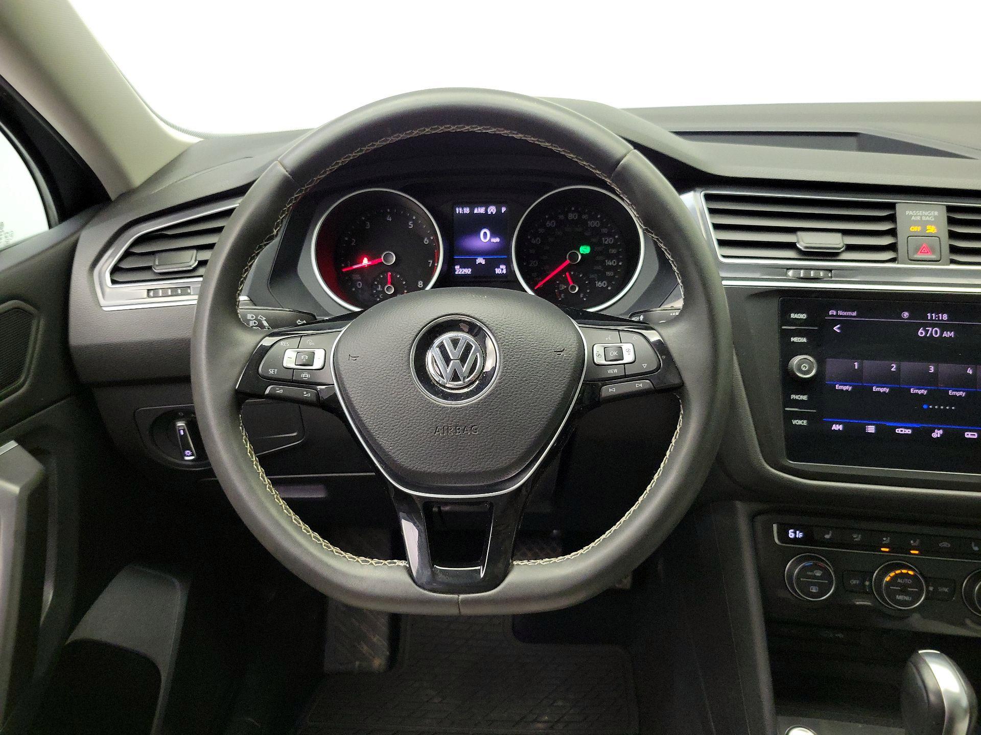 Thumbnail: 2021 Volkswagen Tiguan - 10