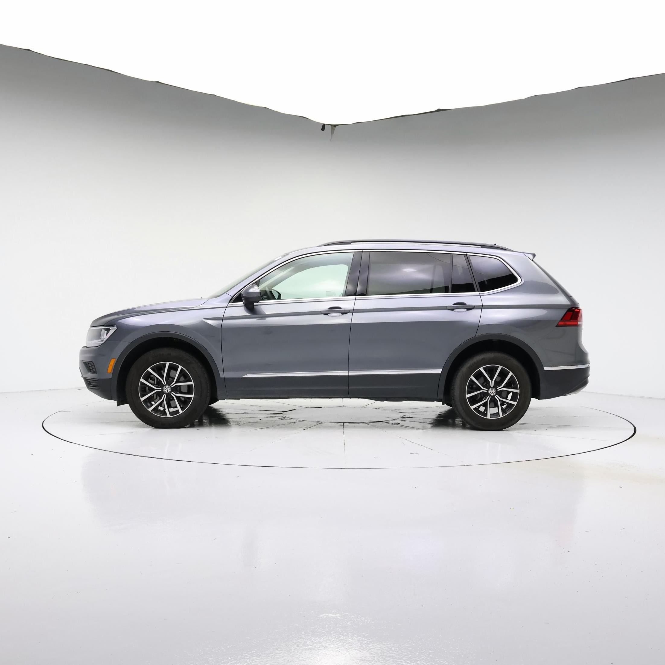 Thumbnail: 2021 Volkswagen Tiguan - 3