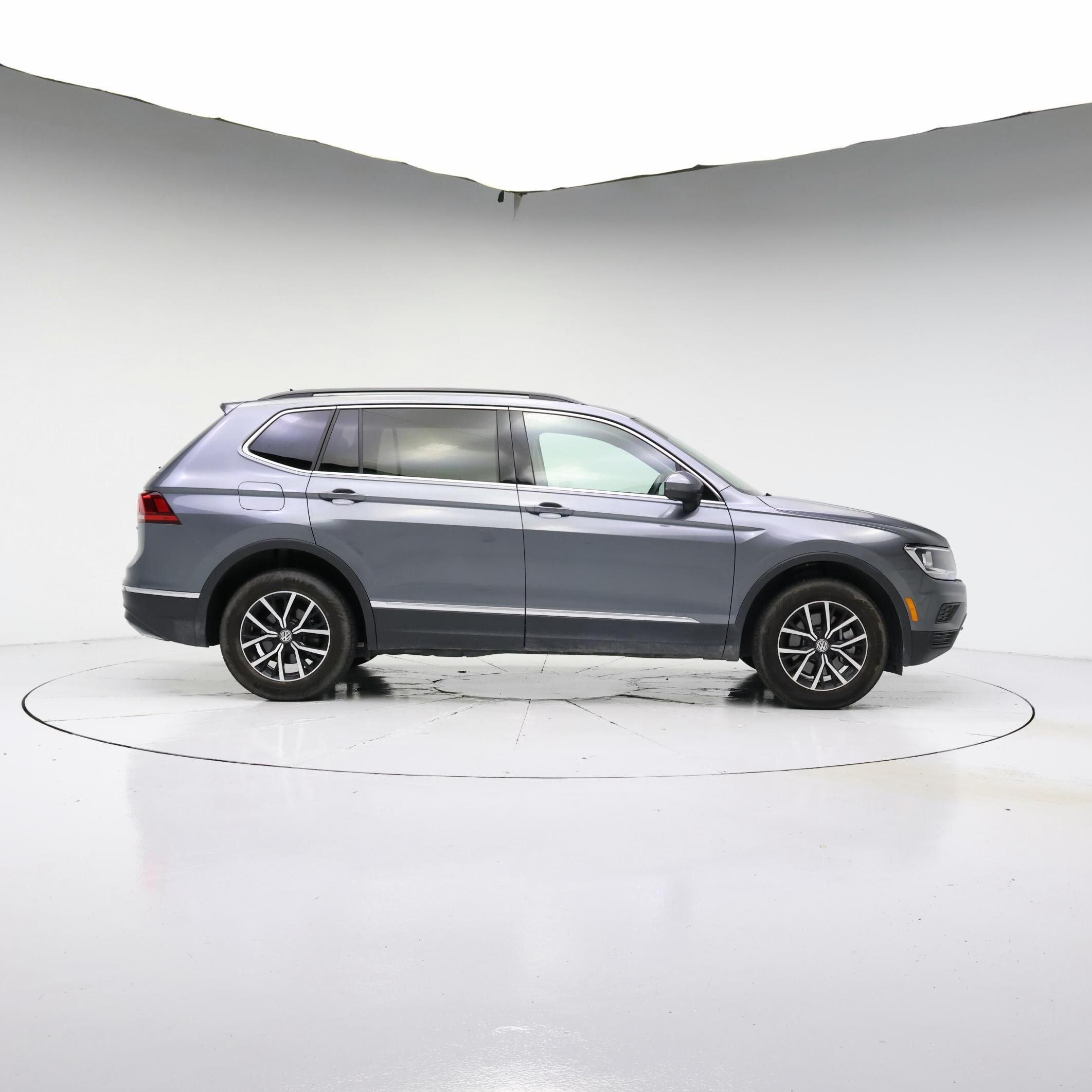 Thumbnail: 2021 Volkswagen Tiguan - 7