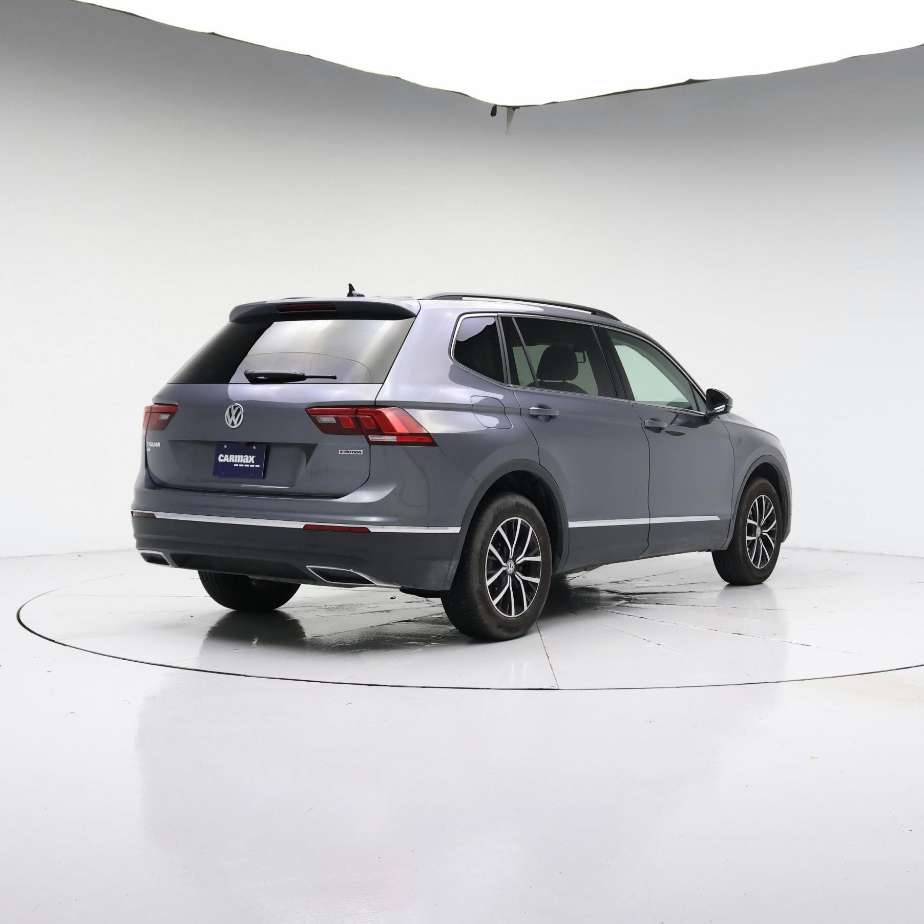 Thumbnail: 2021 Volkswagen Tiguan - 8