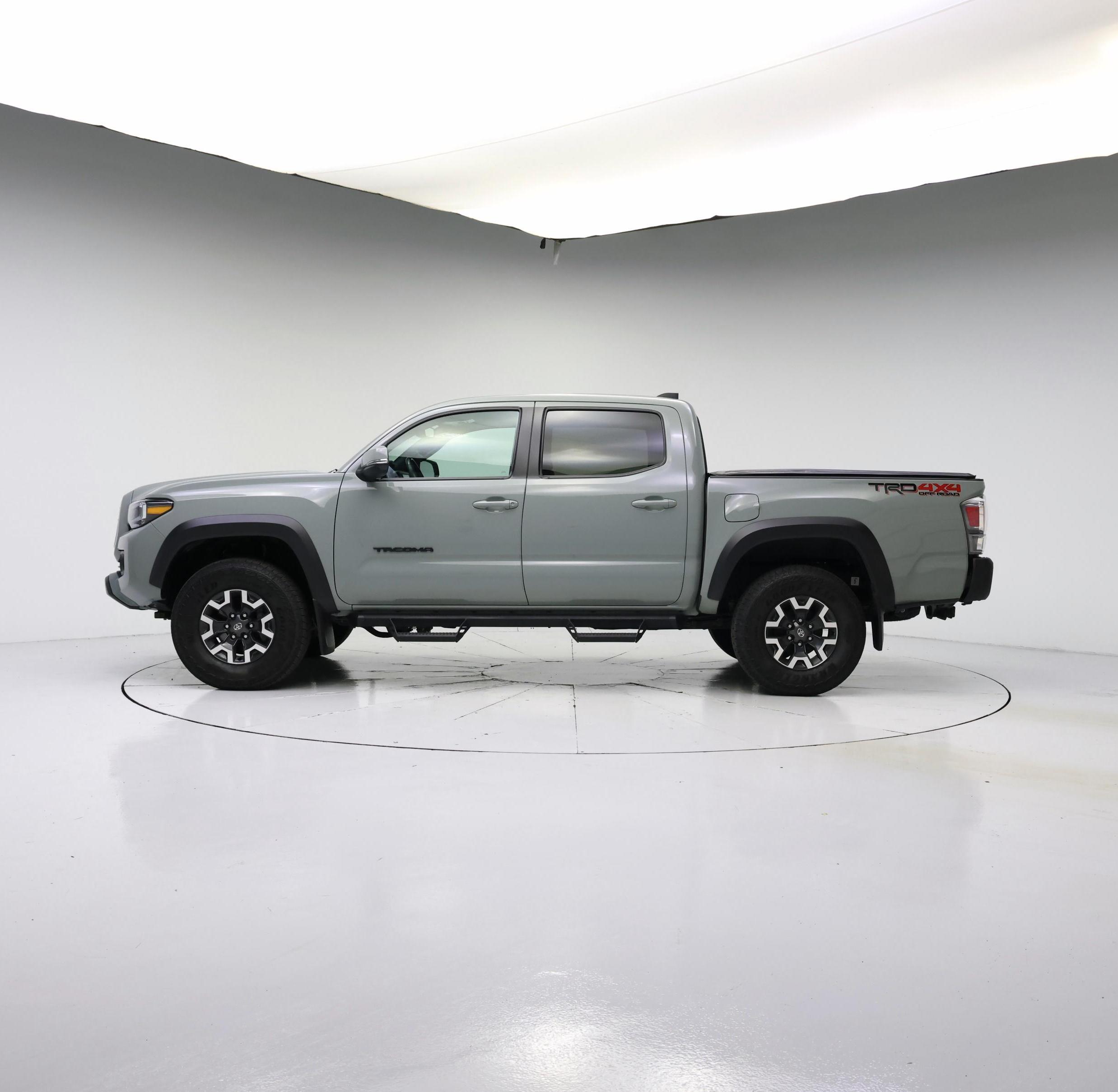 Thumbnail: 2022 Toyota Tacoma - 3