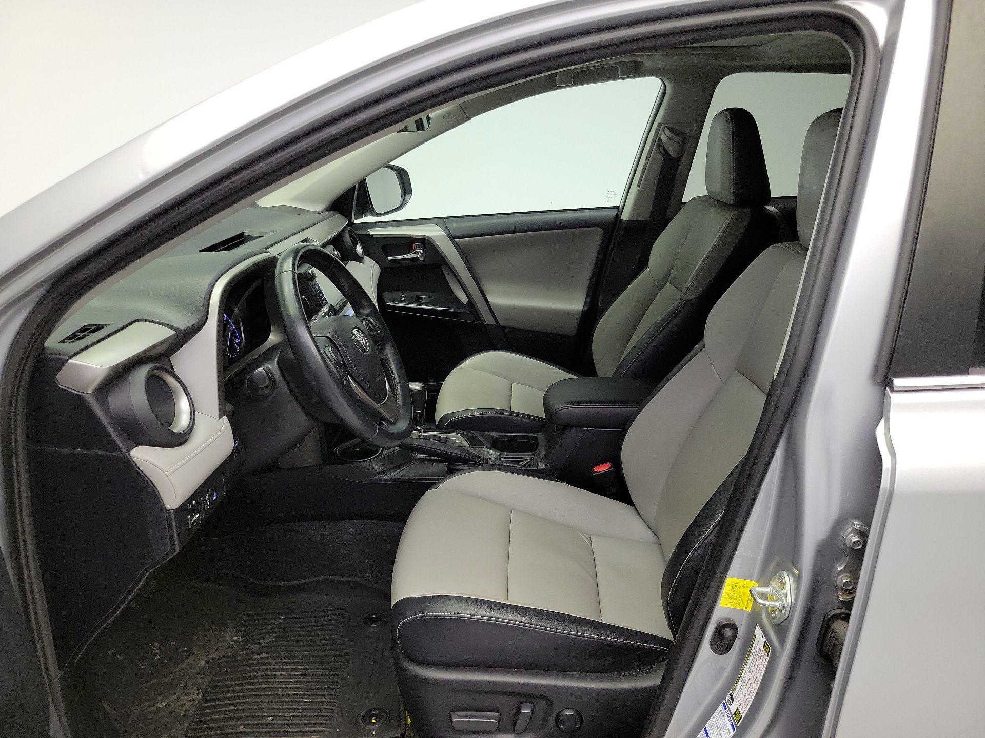 Thumbnail: 2016 Toyota RAV4 - 11