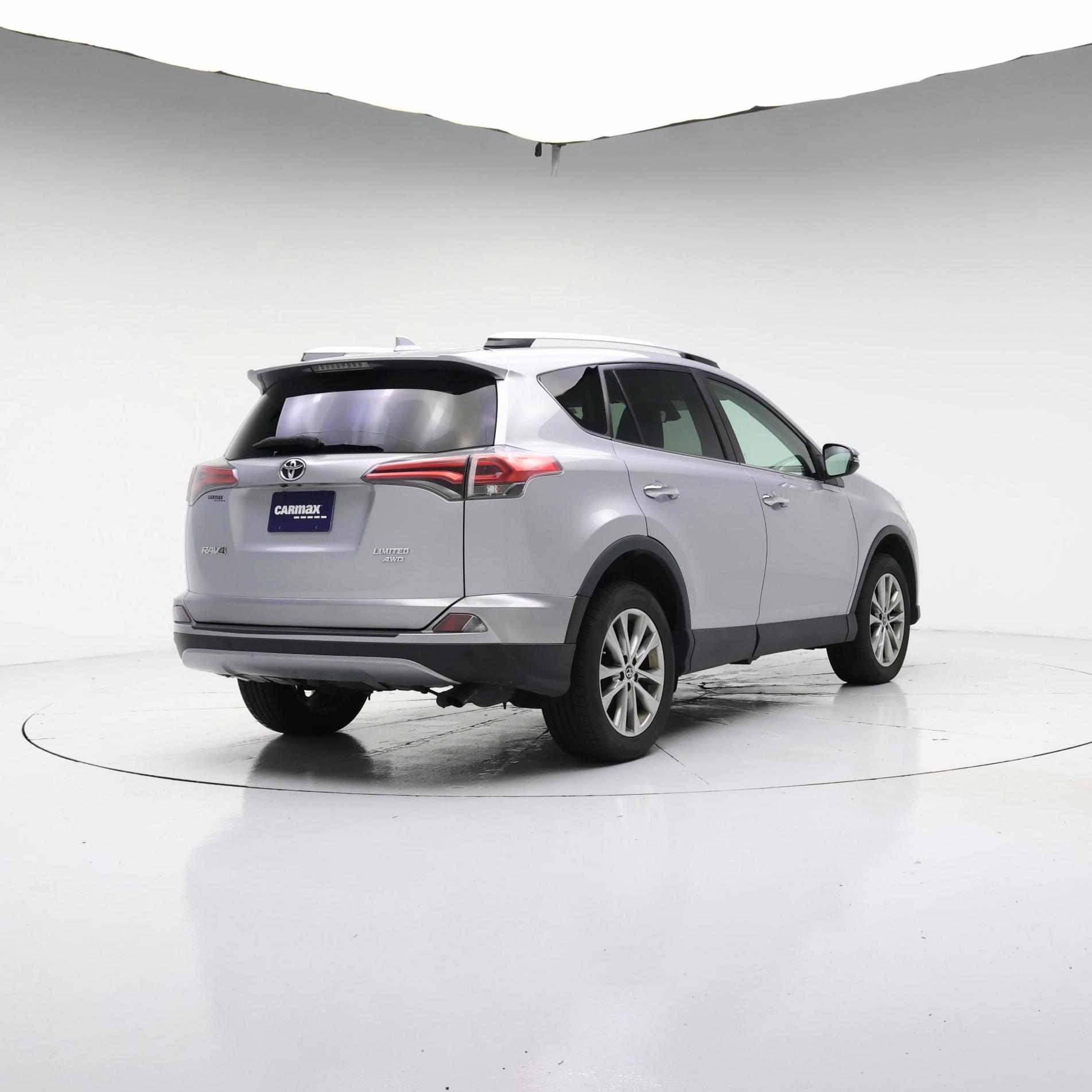 Thumbnail: 2016 Toyota RAV4 - 8