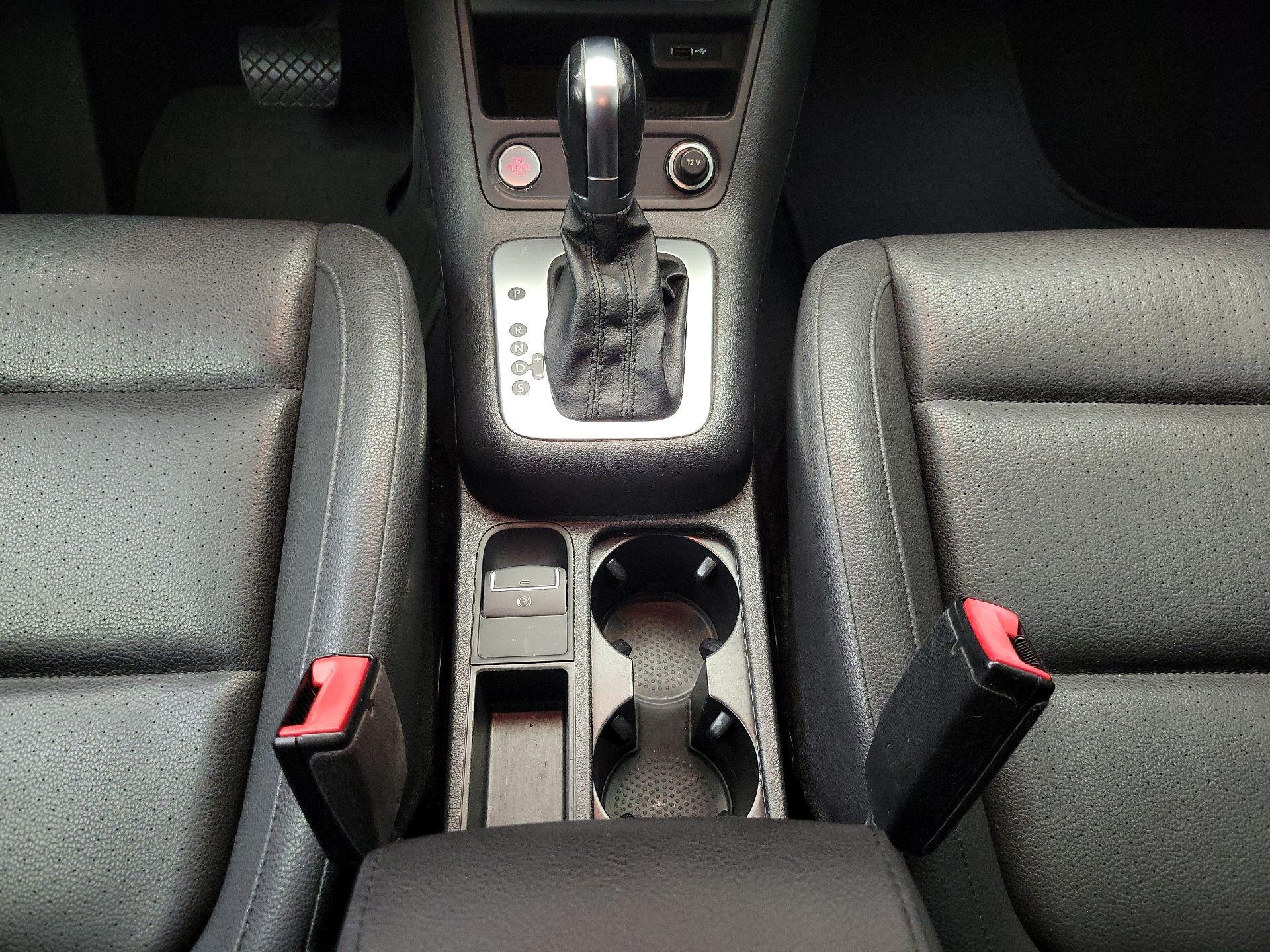 Thumbnail: 2016 Volkswagen Tiguan - 17