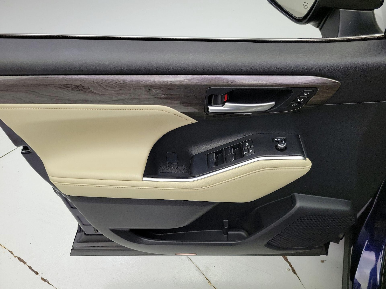 2023 Toyota Highlander Limited - Photo 13