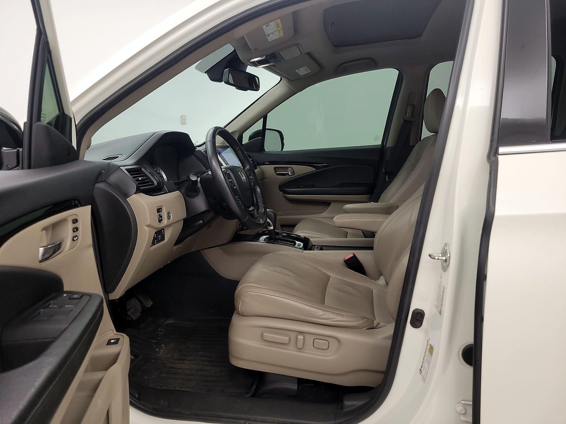 Thumbnail: 2019 Honda Ridgeline - 11