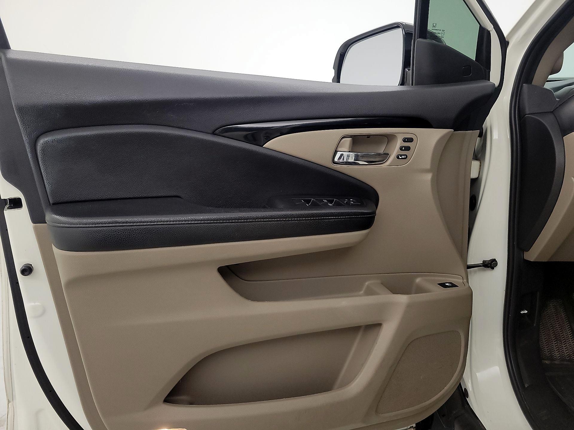 Thumbnail: 2019 Honda Ridgeline - 12