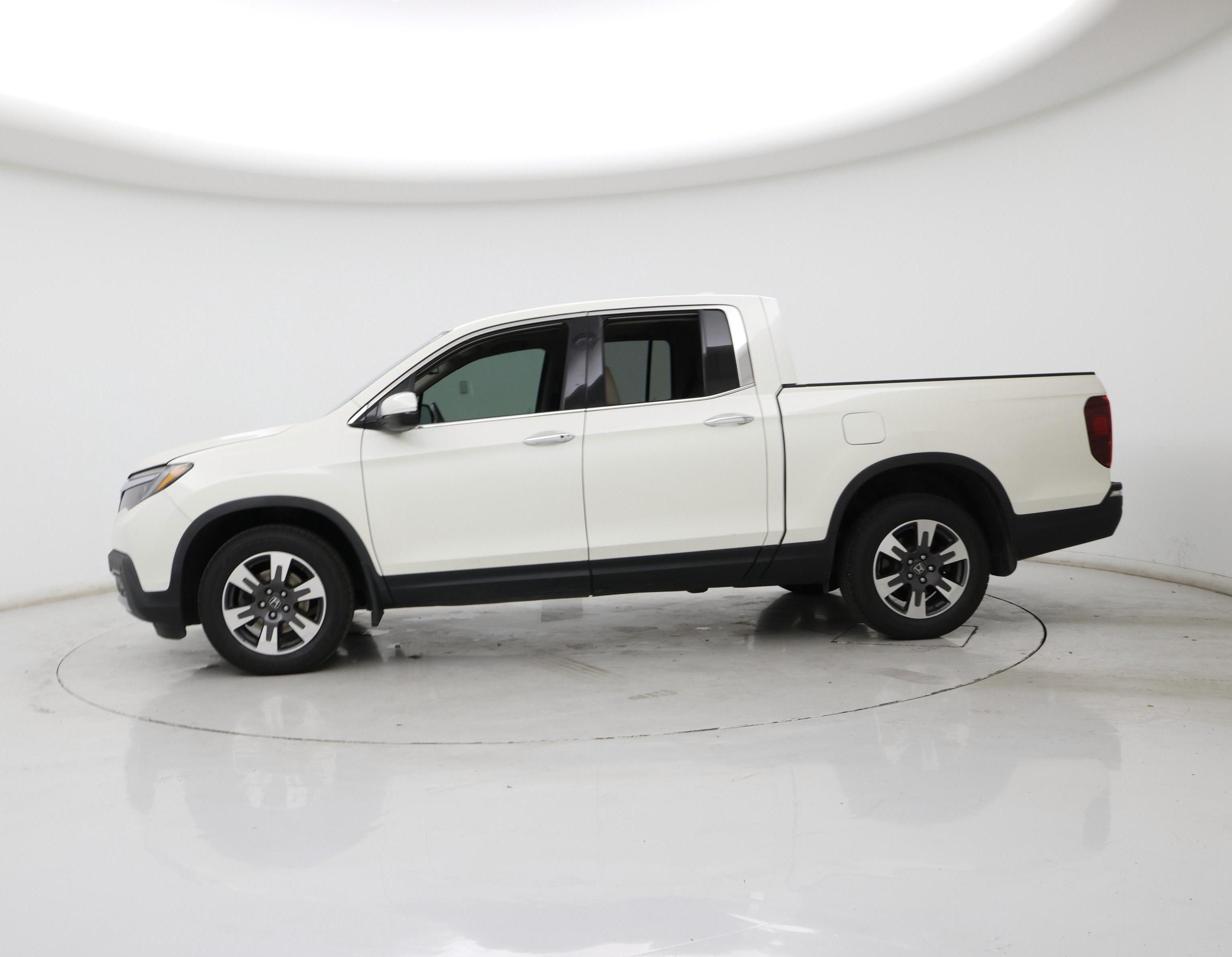 Thumbnail: 2019 Honda Ridgeline - 3