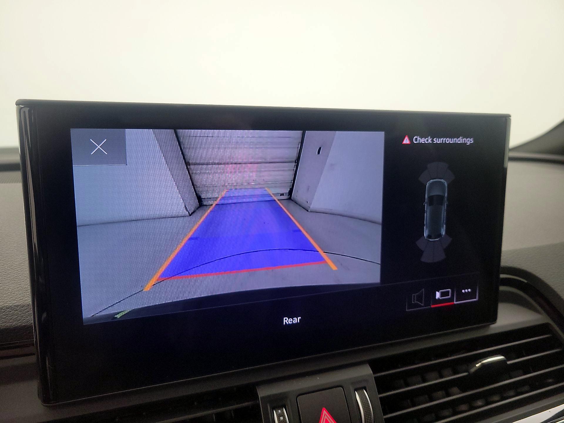 Thumbnail: 2022 Audi SQ5 - 14