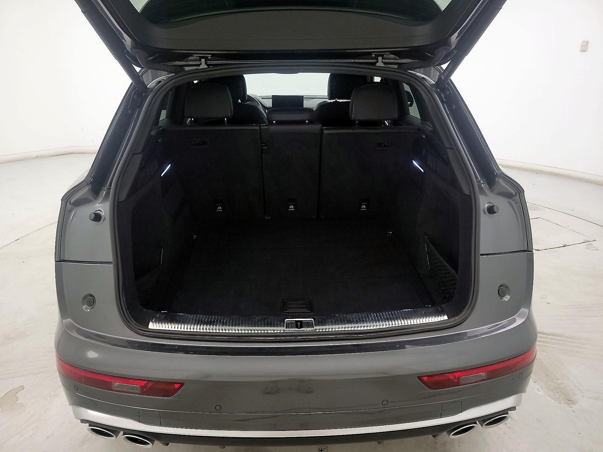 Thumbnail: 2022 Audi SQ5 - 19