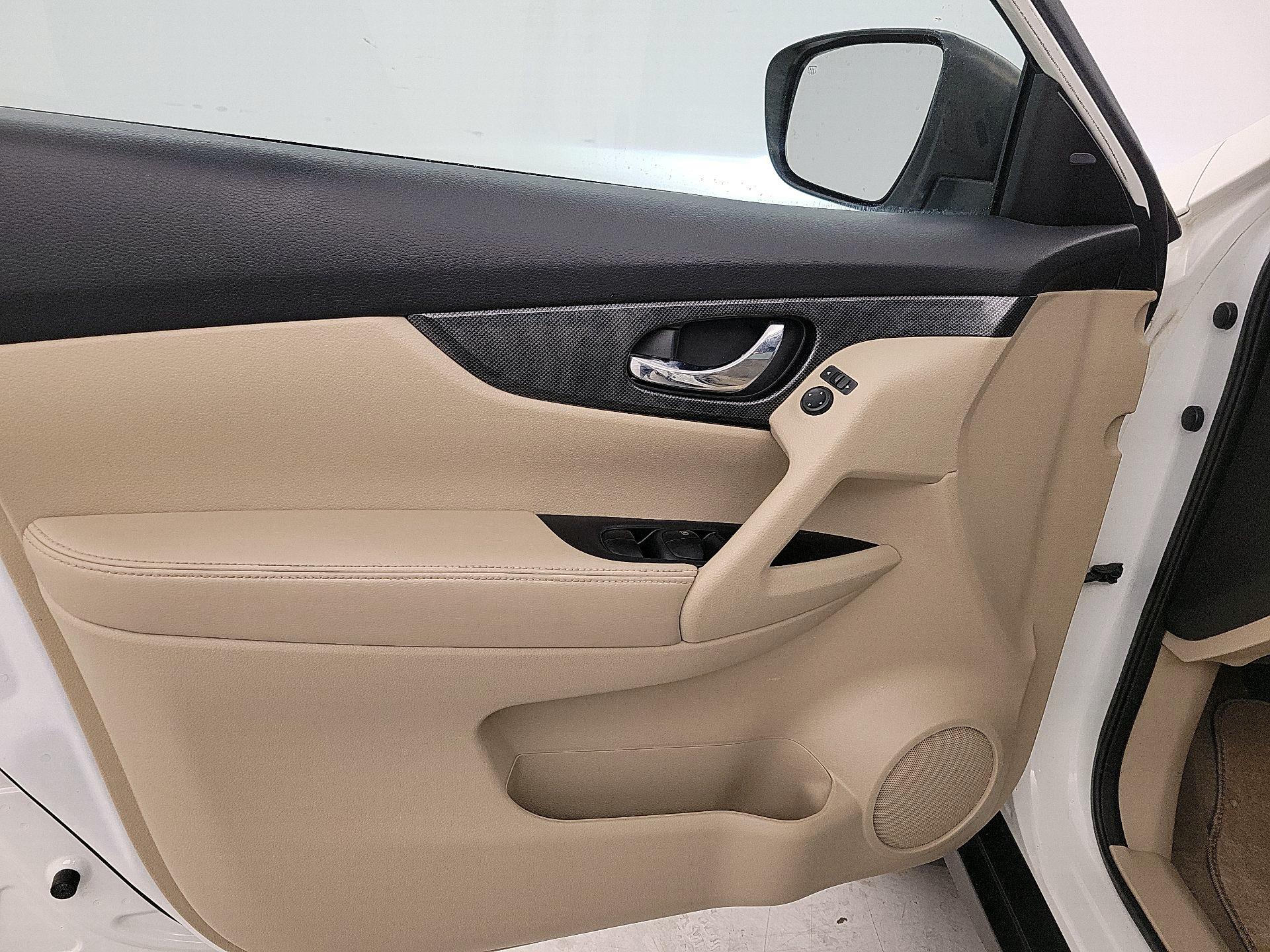 Thumbnail: 2014 Nissan Rogue - 12