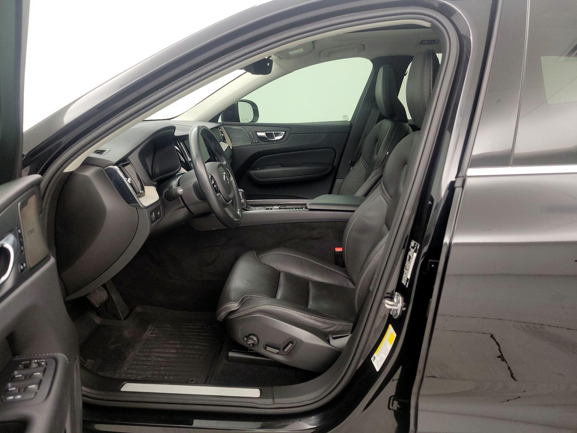 Thumbnail: 2021 Volvo XC60 - 11