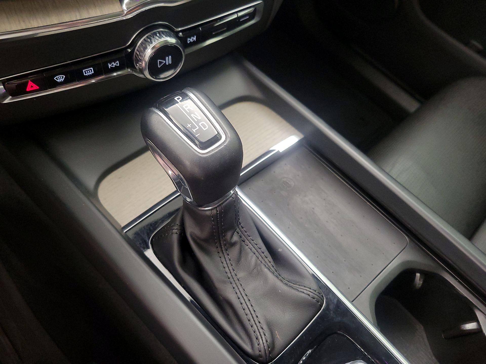 Thumbnail: 2021 Volvo XC60 - 18