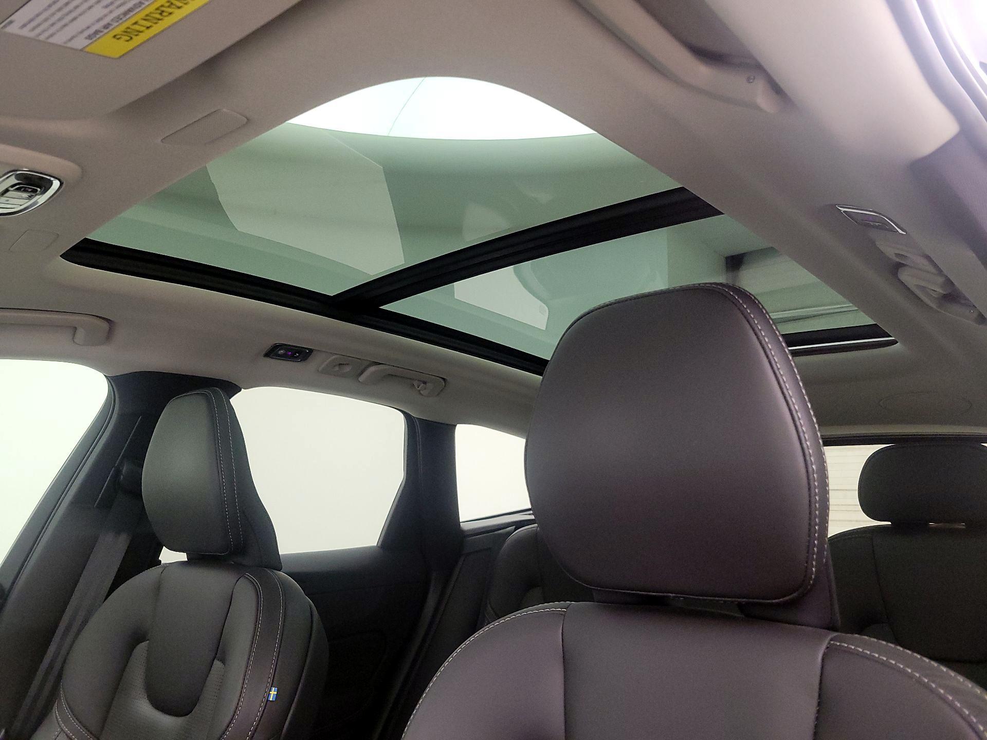 Thumbnail: 2021 Volvo XC60 - 19