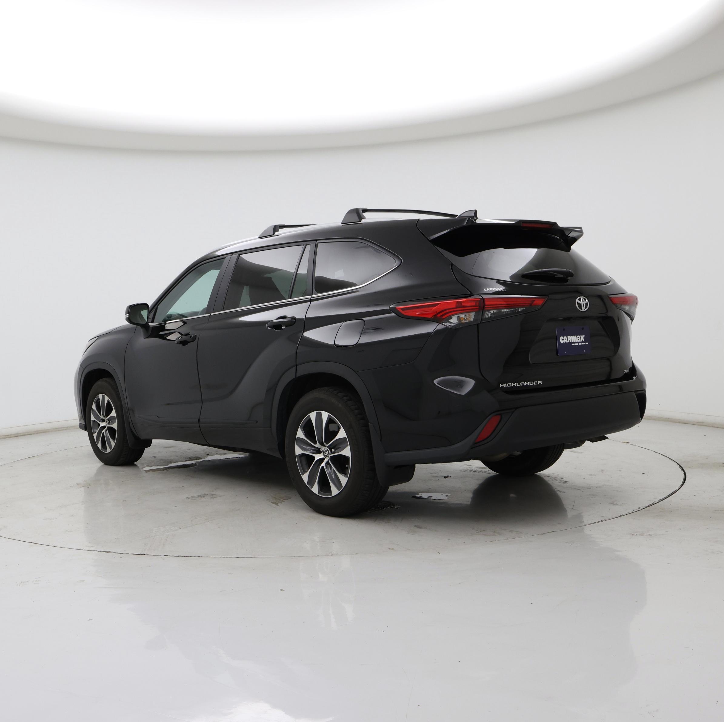 Thumbnail: 2023 Toyota Highlander - 2