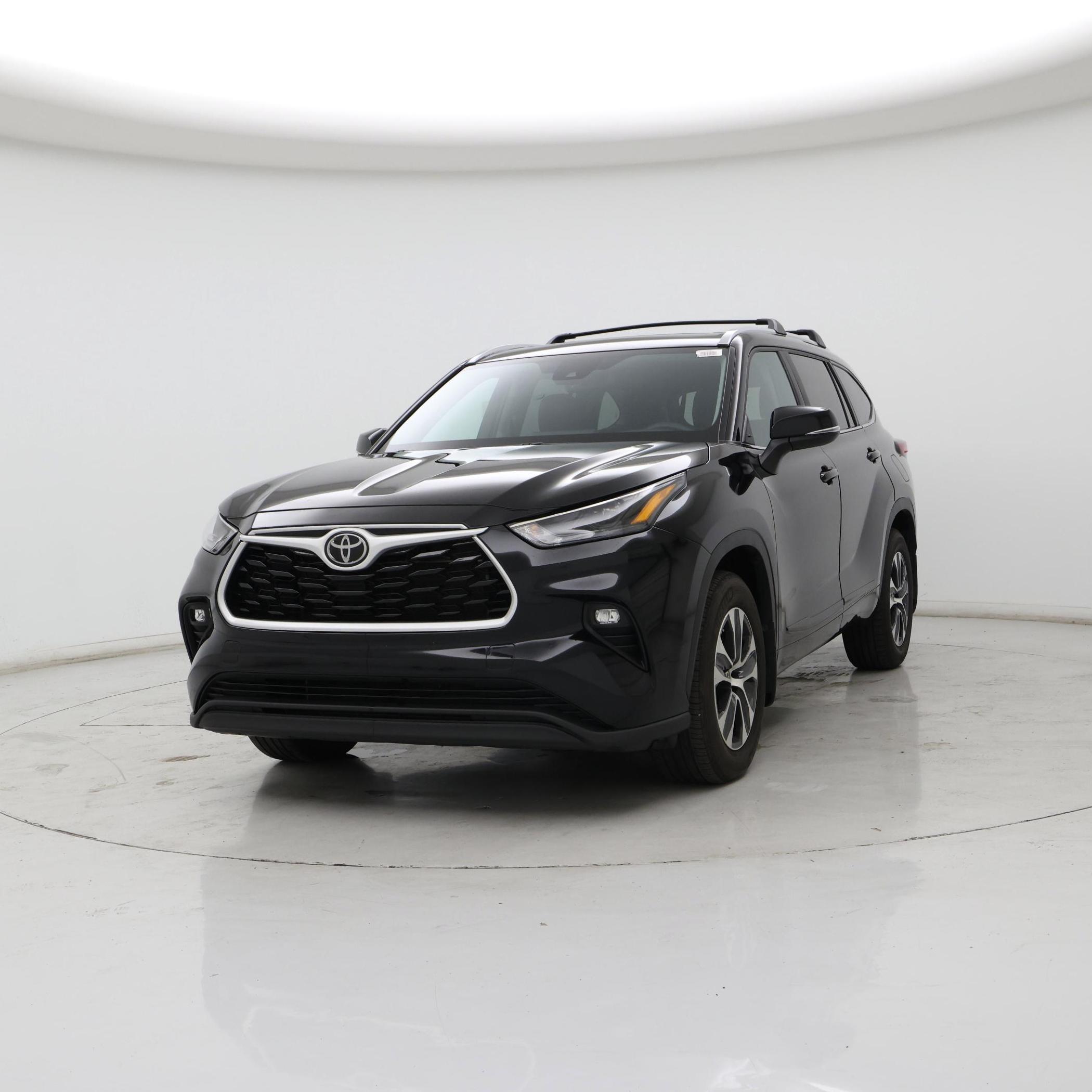 Thumbnail: 2023 Toyota Highlander - 4