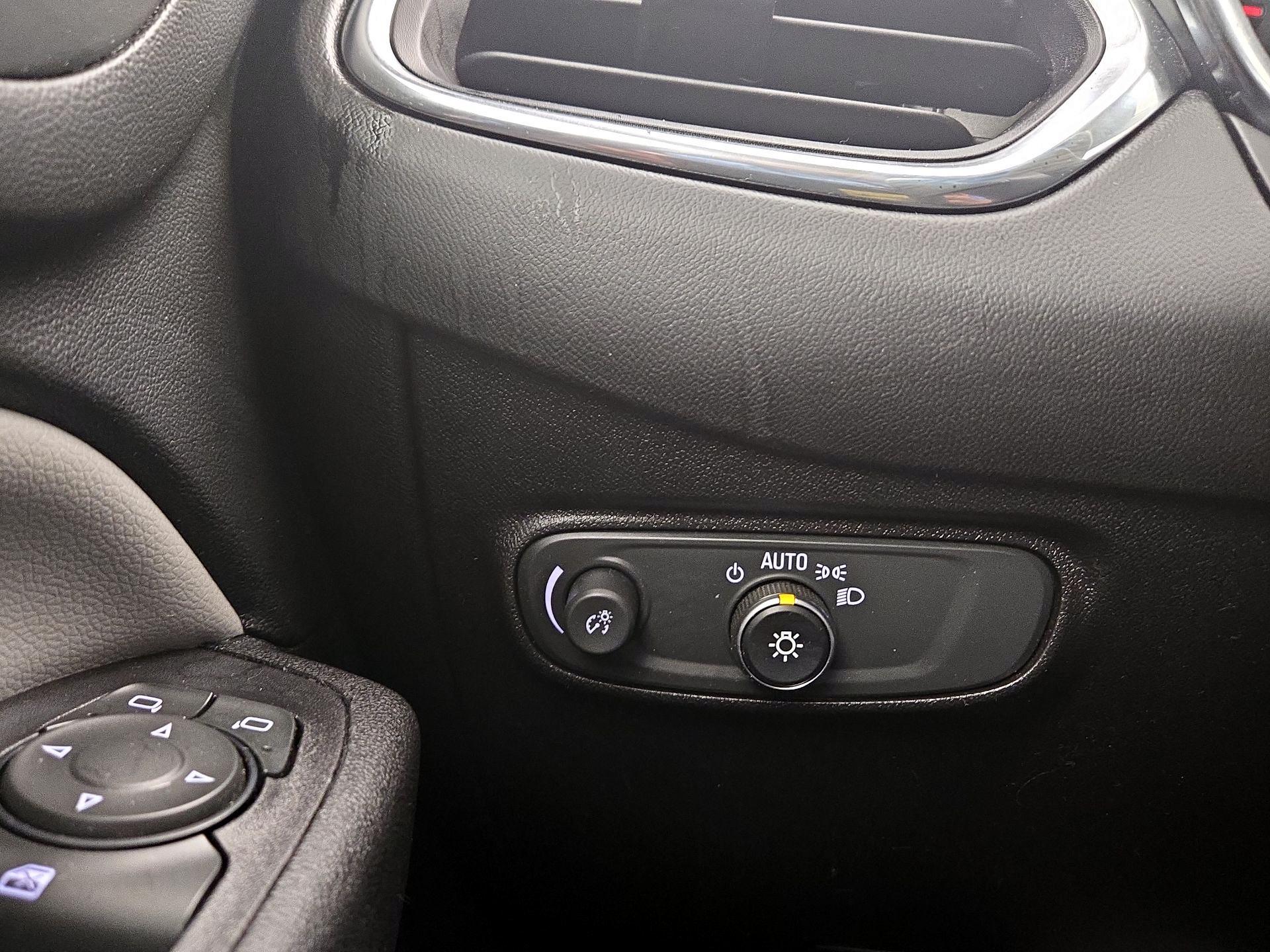 Thumbnail: 2018 Chevrolet Equinox - 13