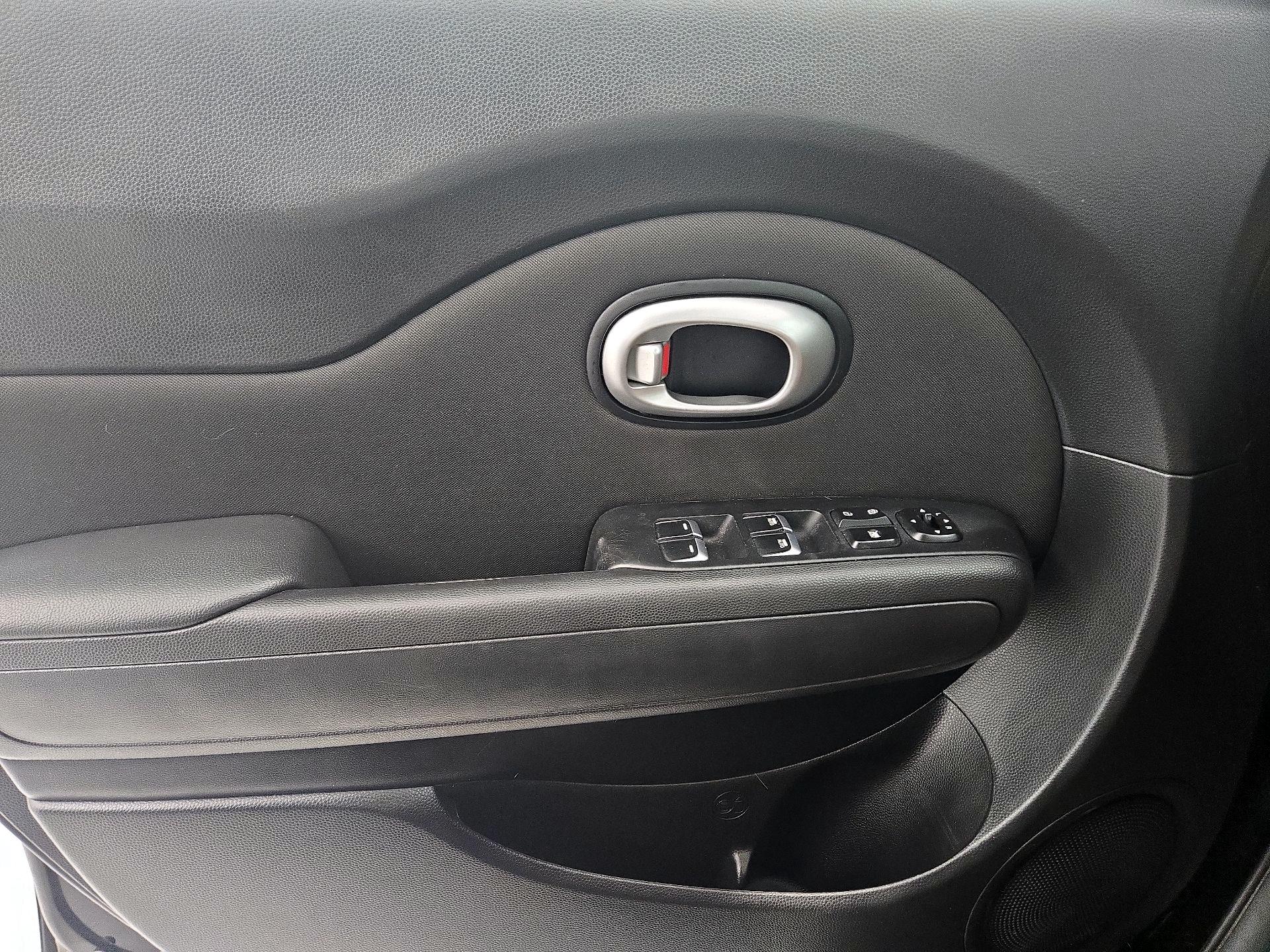 Thumbnail: 2017 Kia Soul - 12