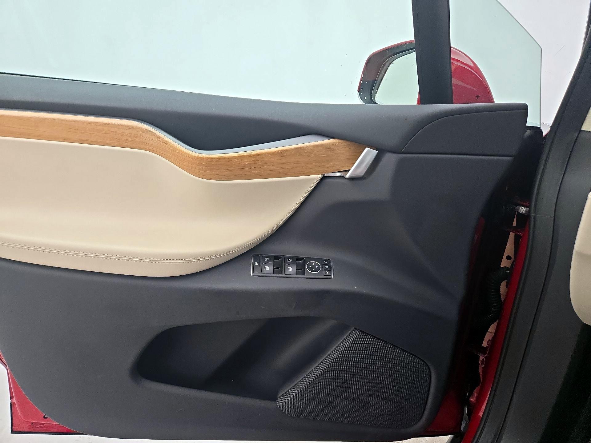Thumbnail: 2019 Tesla Model X - 12