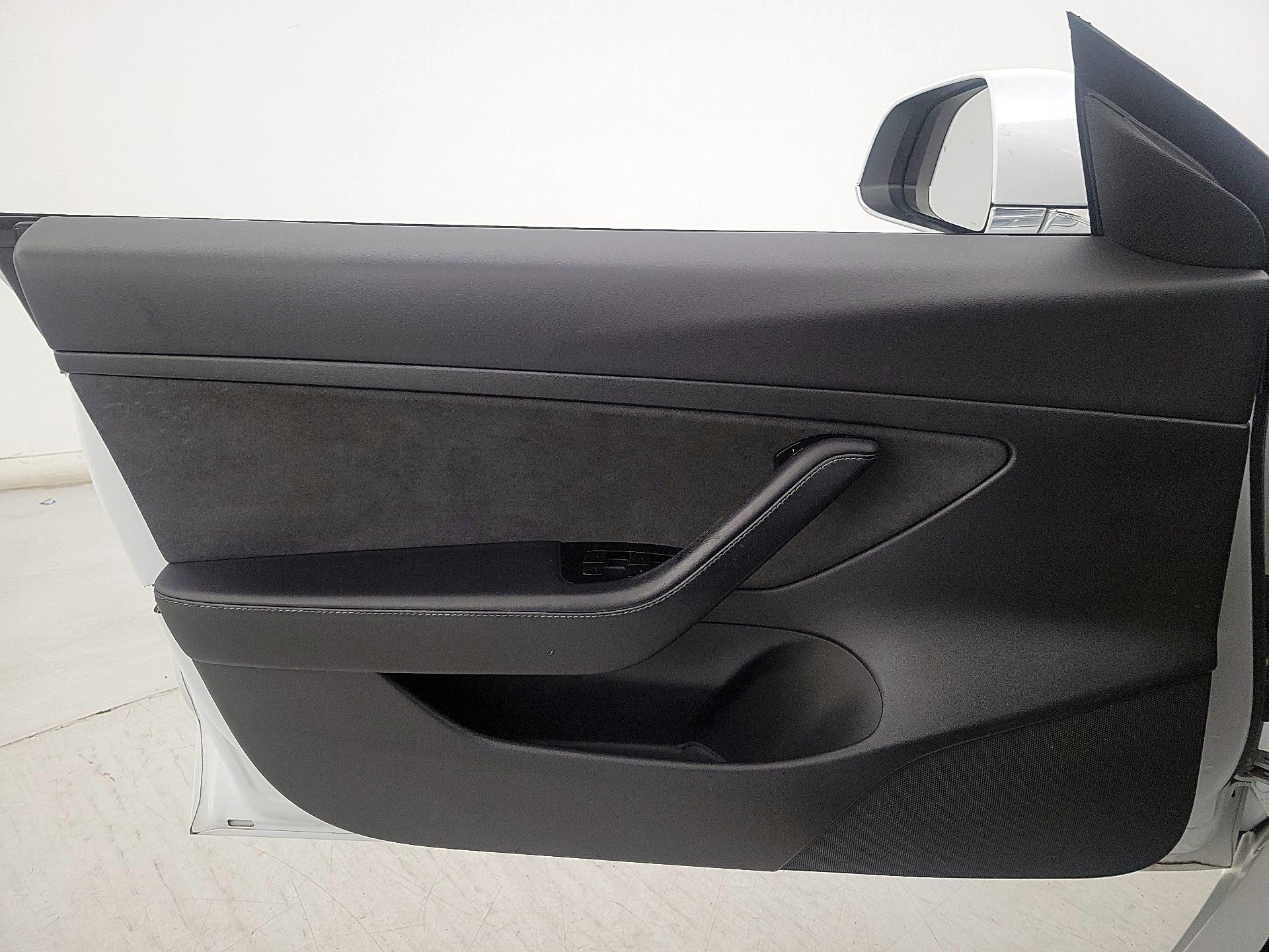 Thumbnail: 2020 Tesla Model 3 - 12