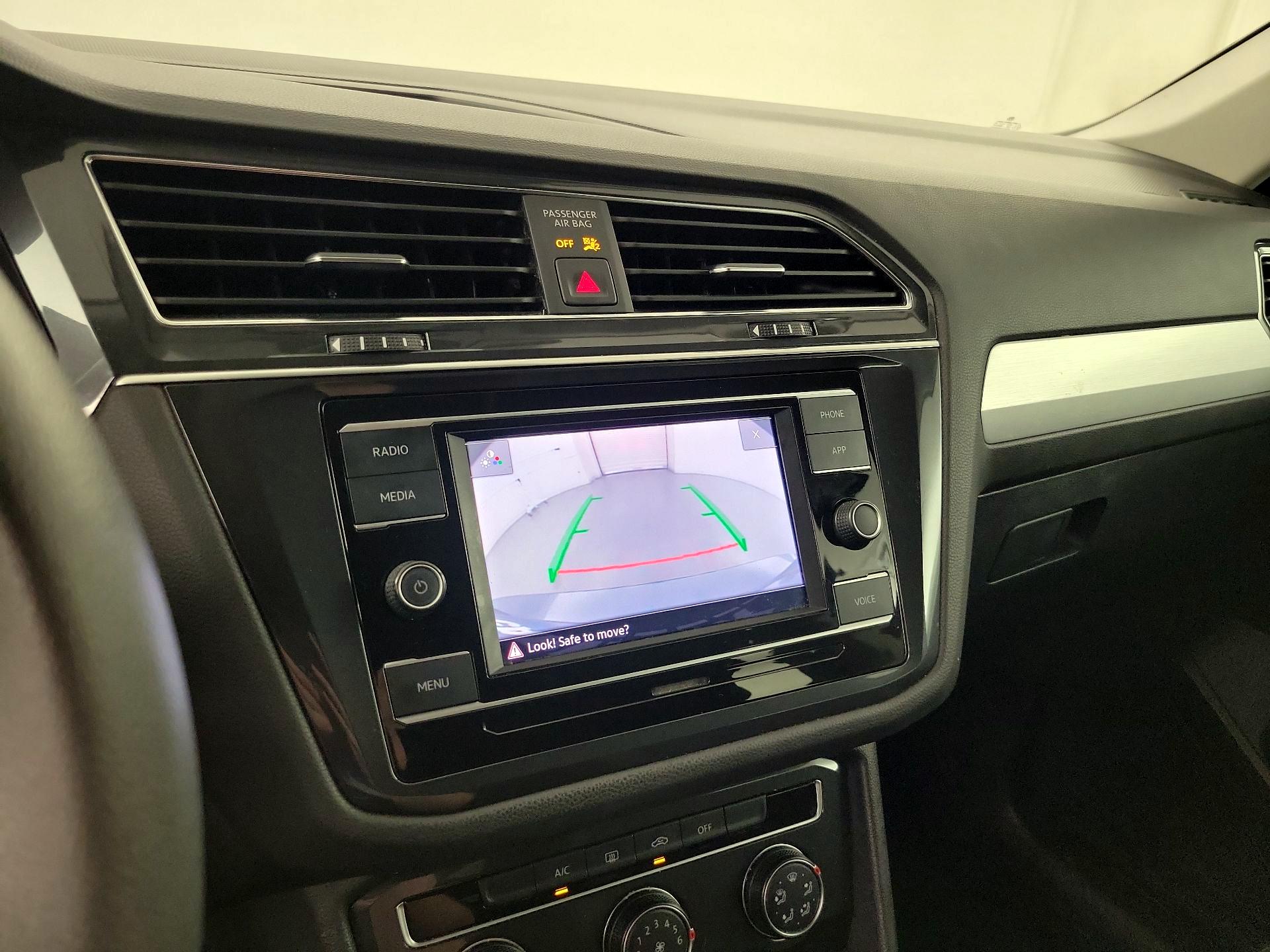 Thumbnail: 2021 Volkswagen Tiguan - 12