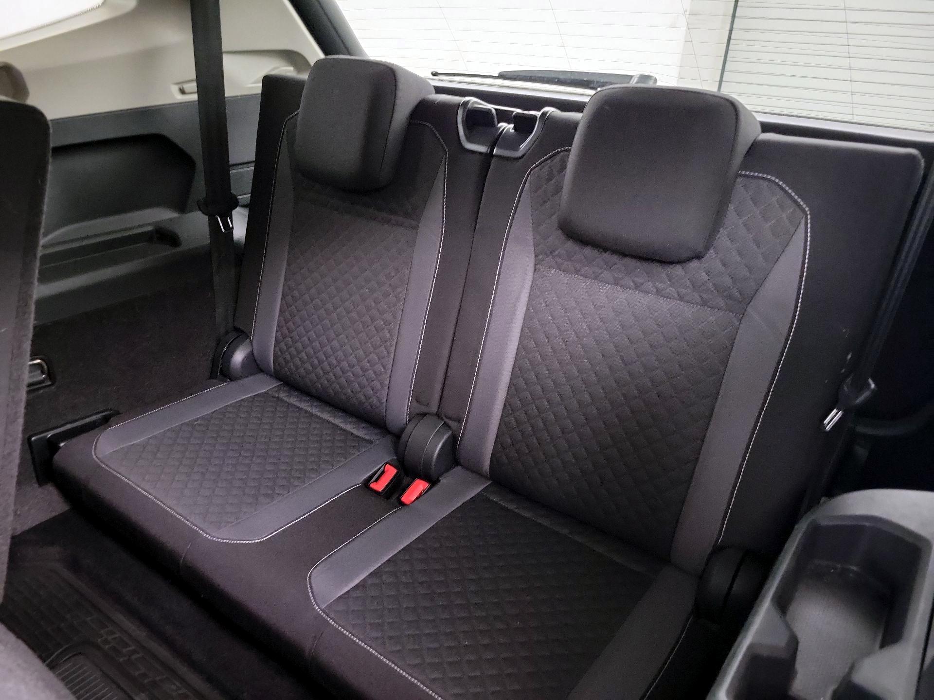 Thumbnail: 2021 Volkswagen Tiguan - 18