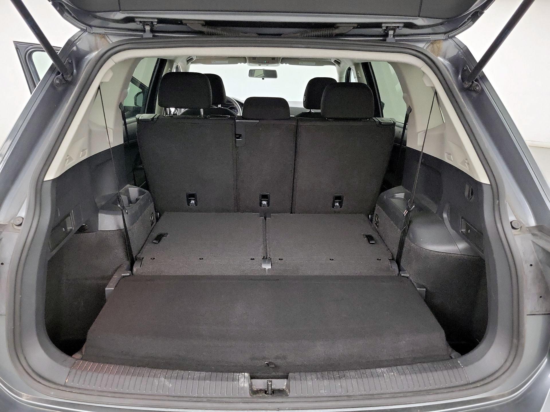 Thumbnail: 2021 Volkswagen Tiguan - 20