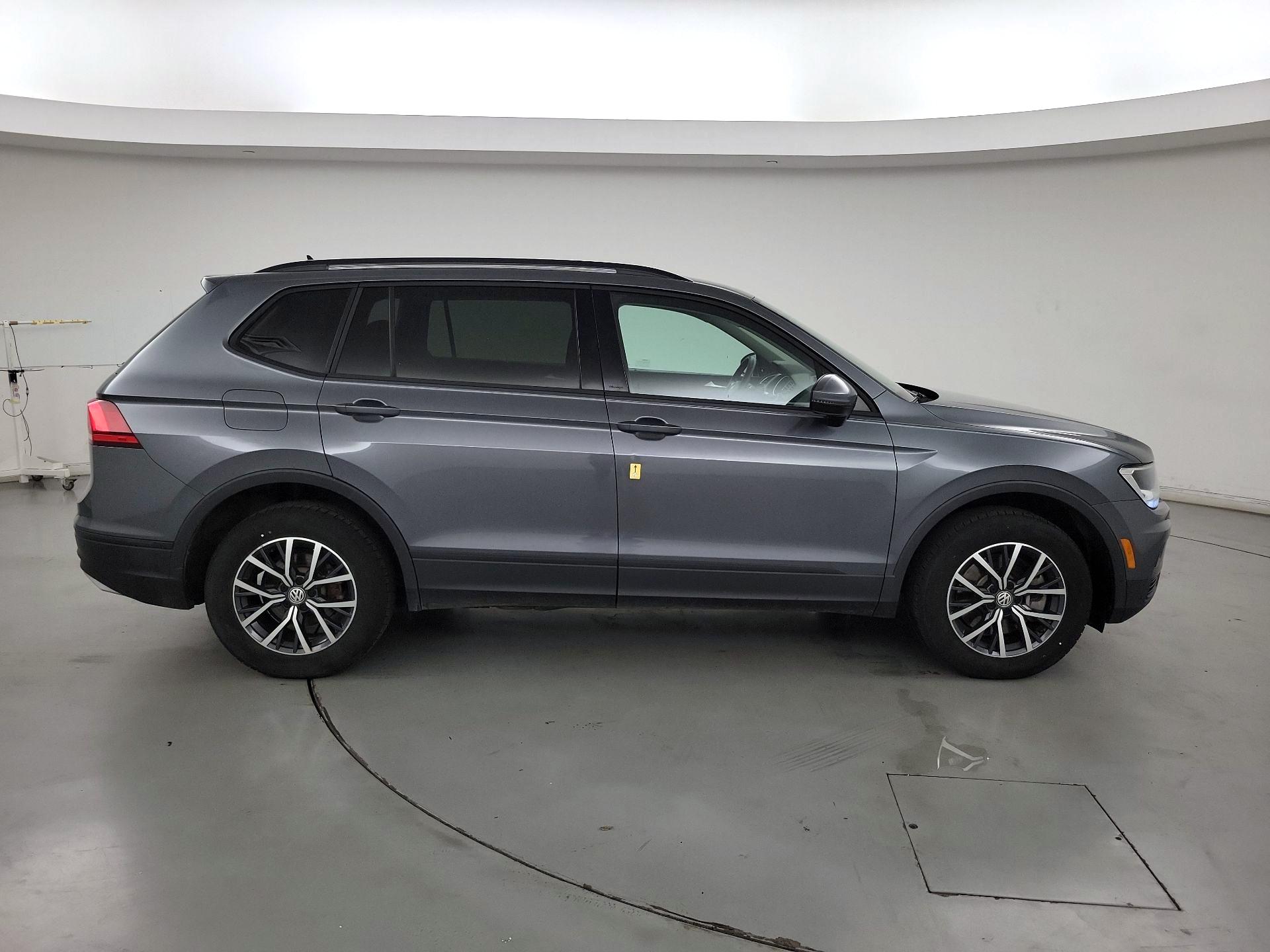 Thumbnail: 2021 Volkswagen Tiguan - 4