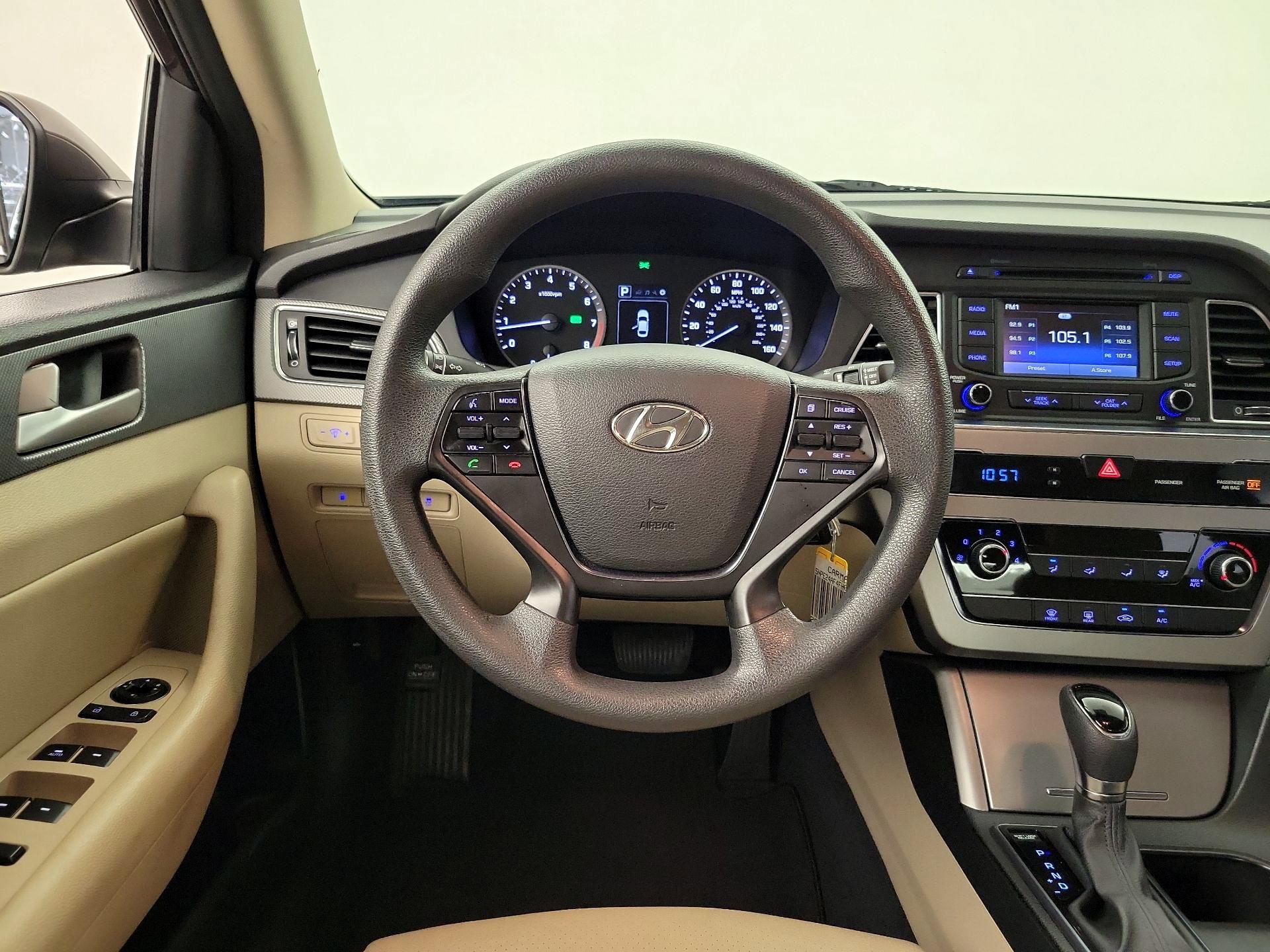 Thumbnail: 2015 Hyundai Sonata - 10